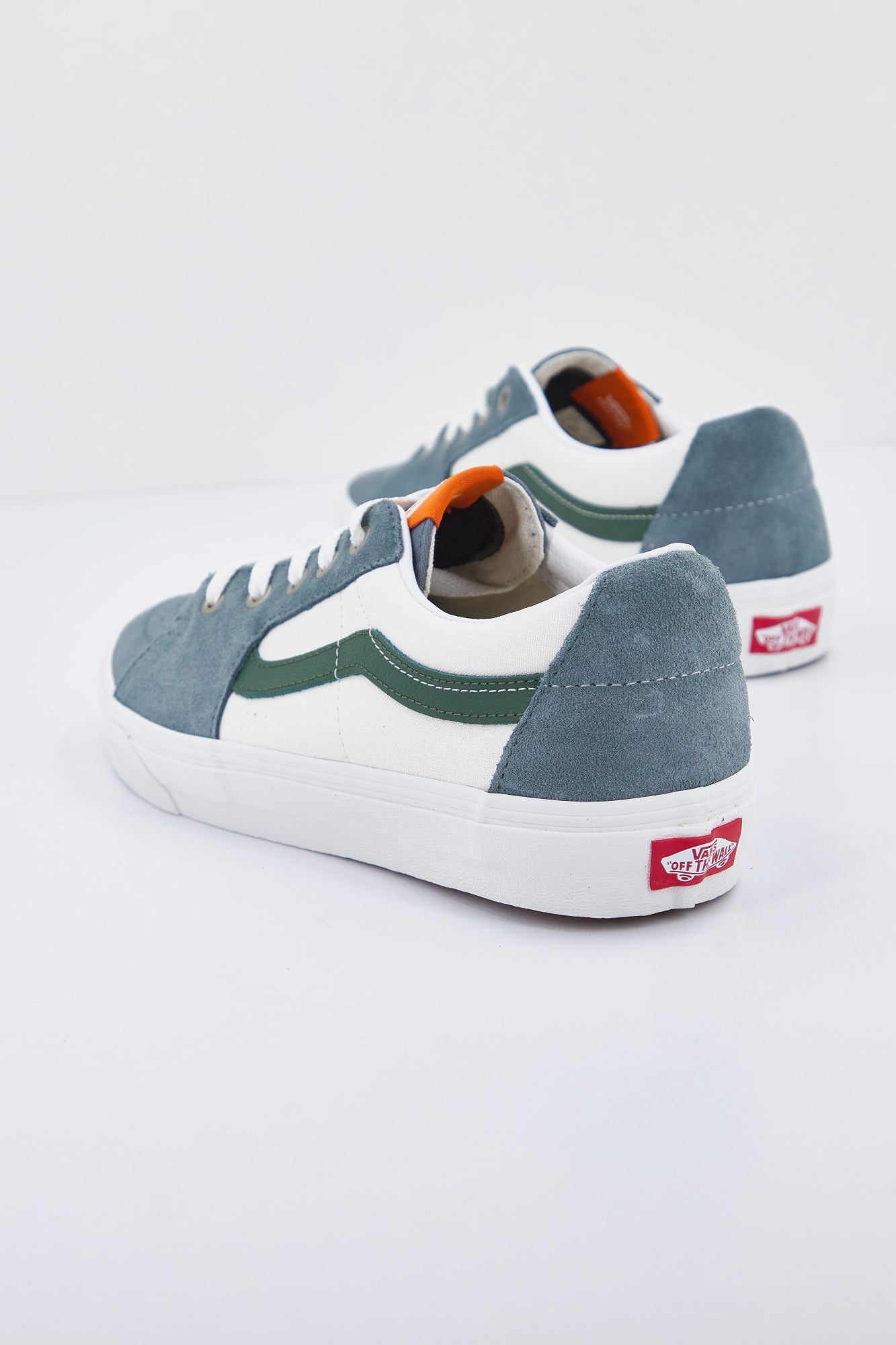 VANS  UA SK8-LOW en color AZUL (3)