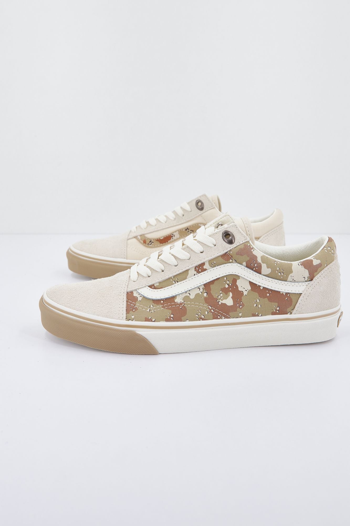VANS UA OLD SKOOL en color BEIS (1)