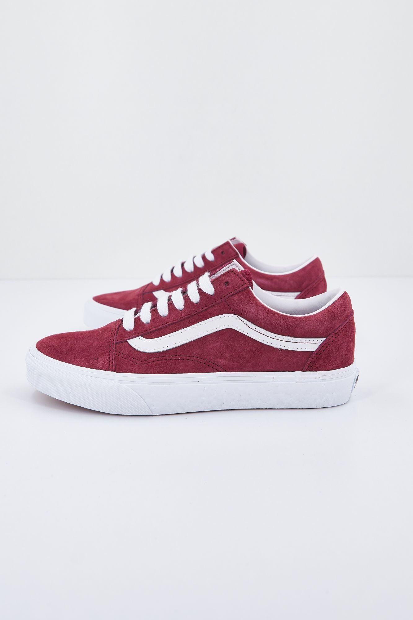 VANS UA OLD SKOOL en color BURDEOS (2)
