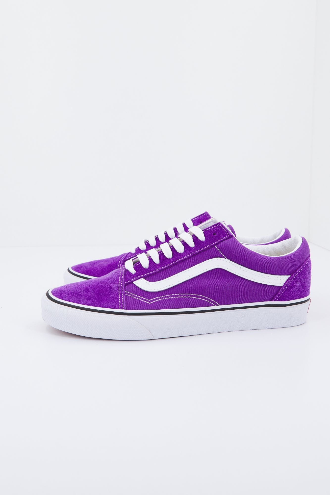 VANS  UA OLD SKOOL en color VIOLETA (1)