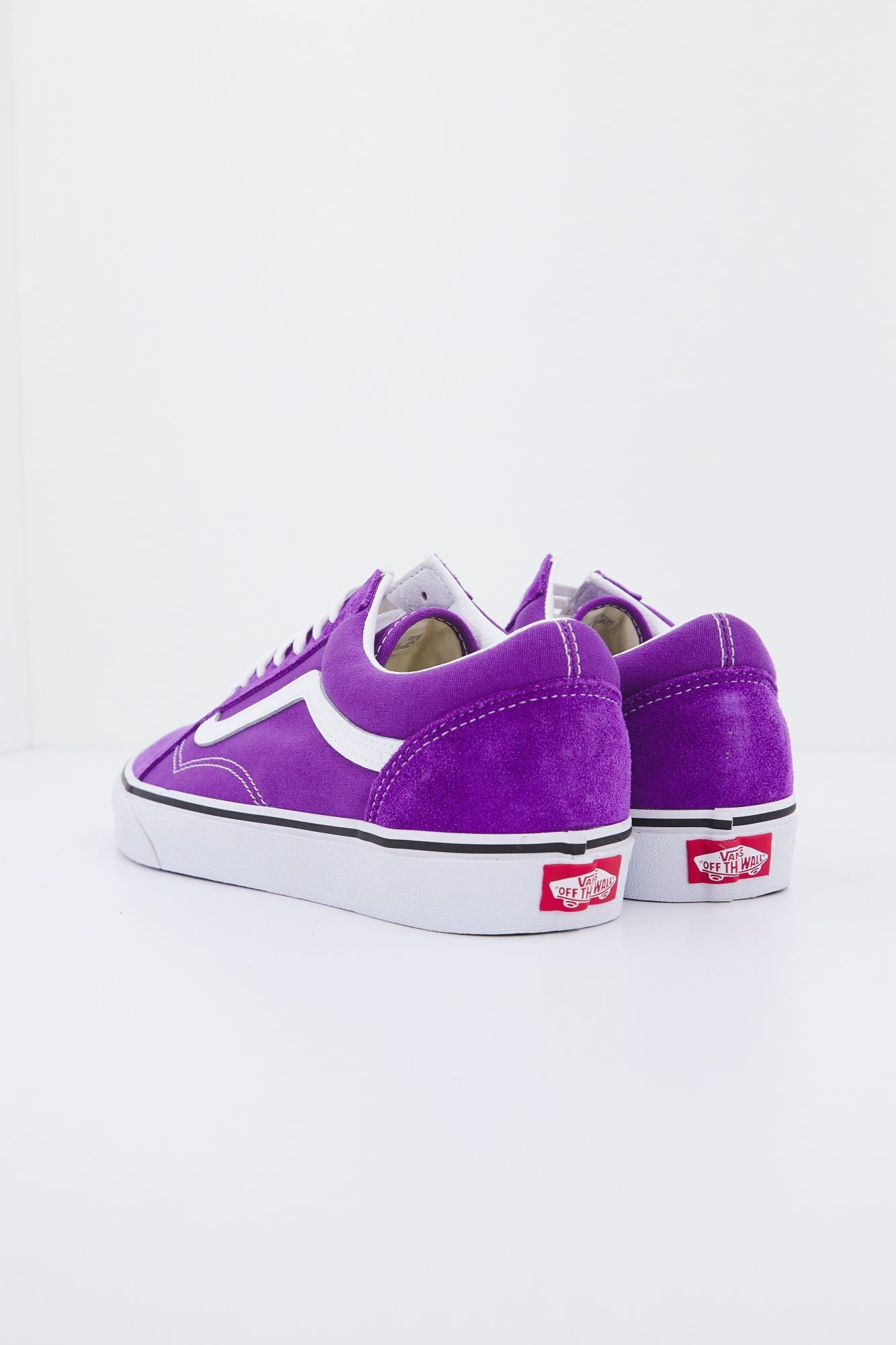 VANS  UA OLD SKOOL en color VIOLETA (3)