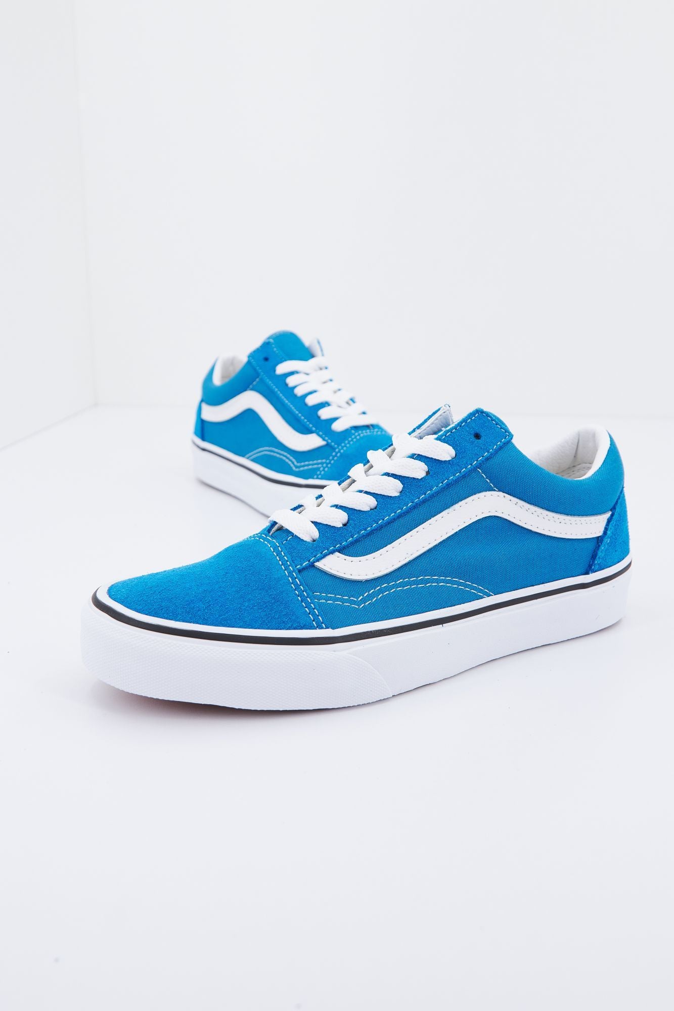 VANS UA OLD SKOOL en color AZUL (1)