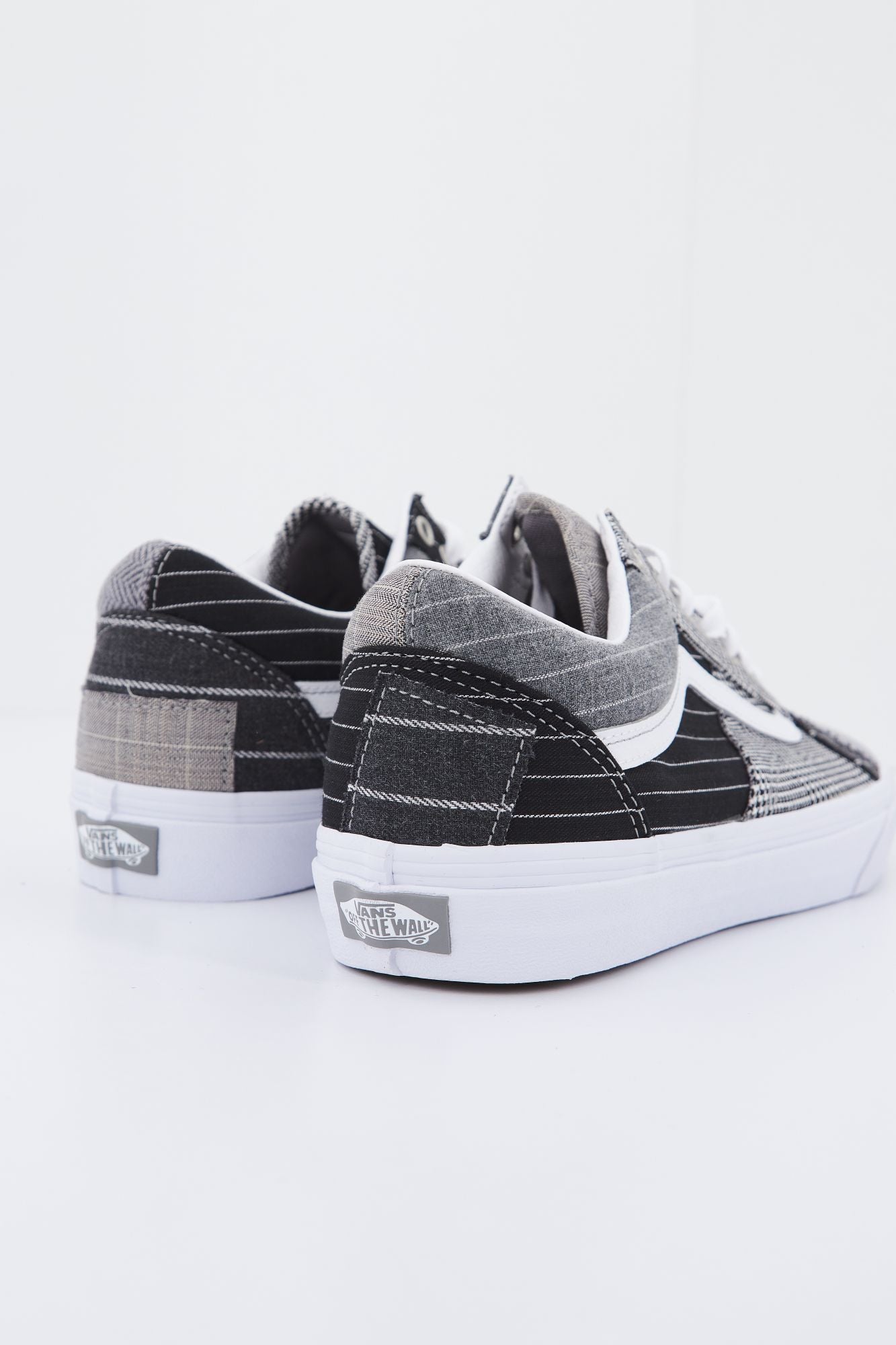 VANS UA OLD SKOOL en color GRIS (4)