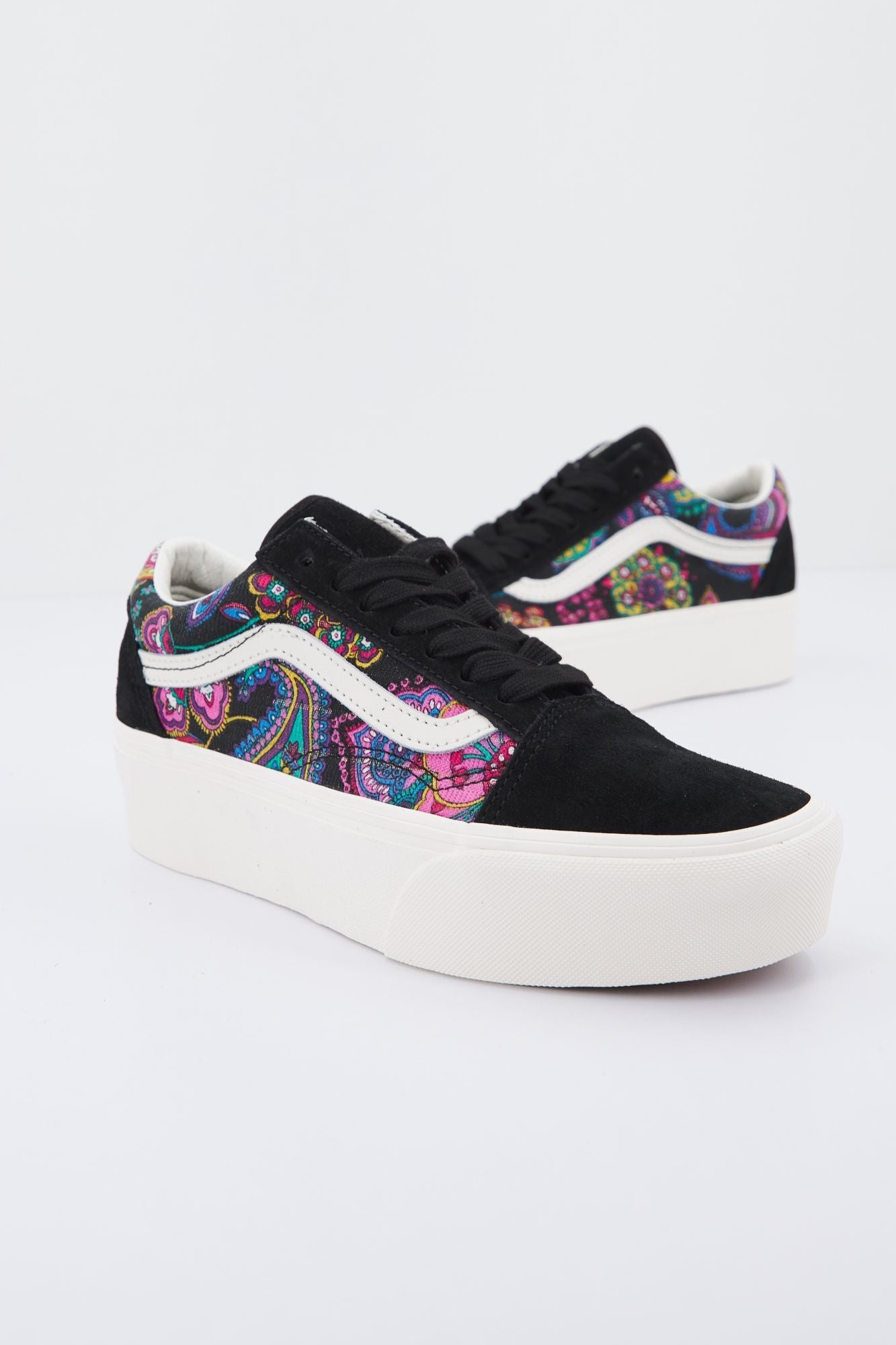 VANS  UA OLD SKOOL en color NEGRO (1)