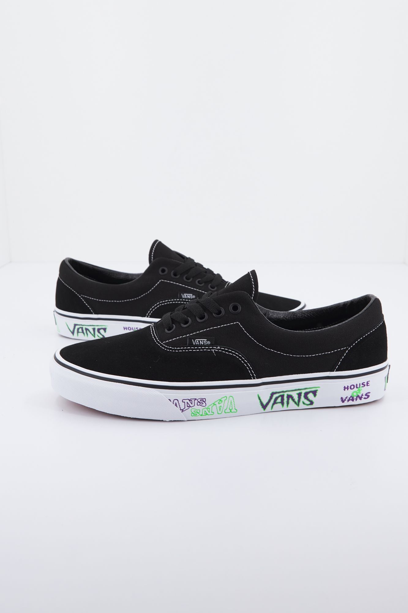 VANS UA ERA en color NEGRO (1)