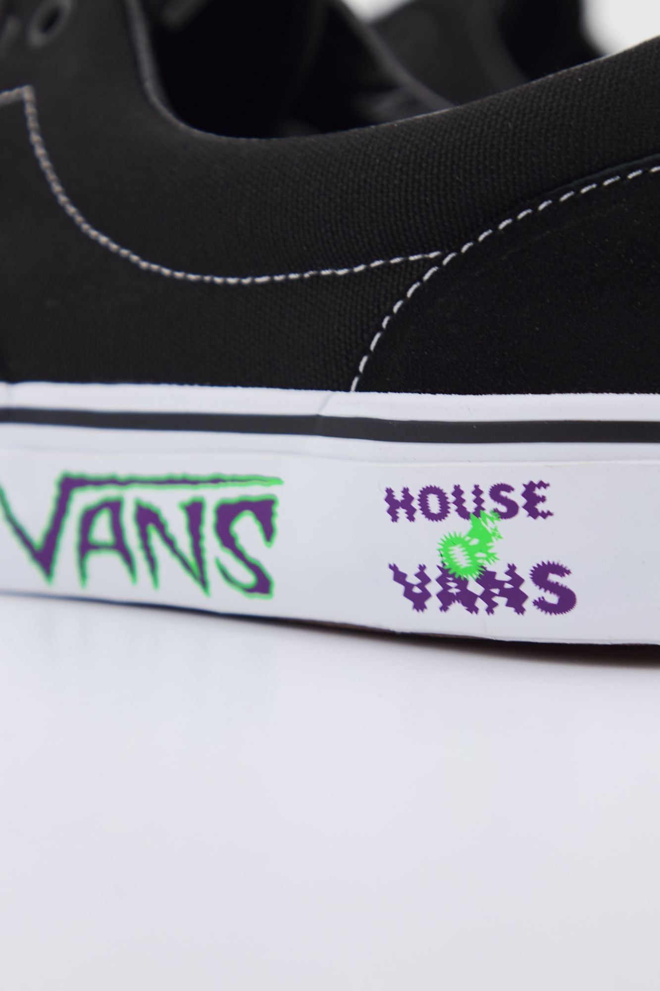 VANS UA ERA en color NEGRO (4)