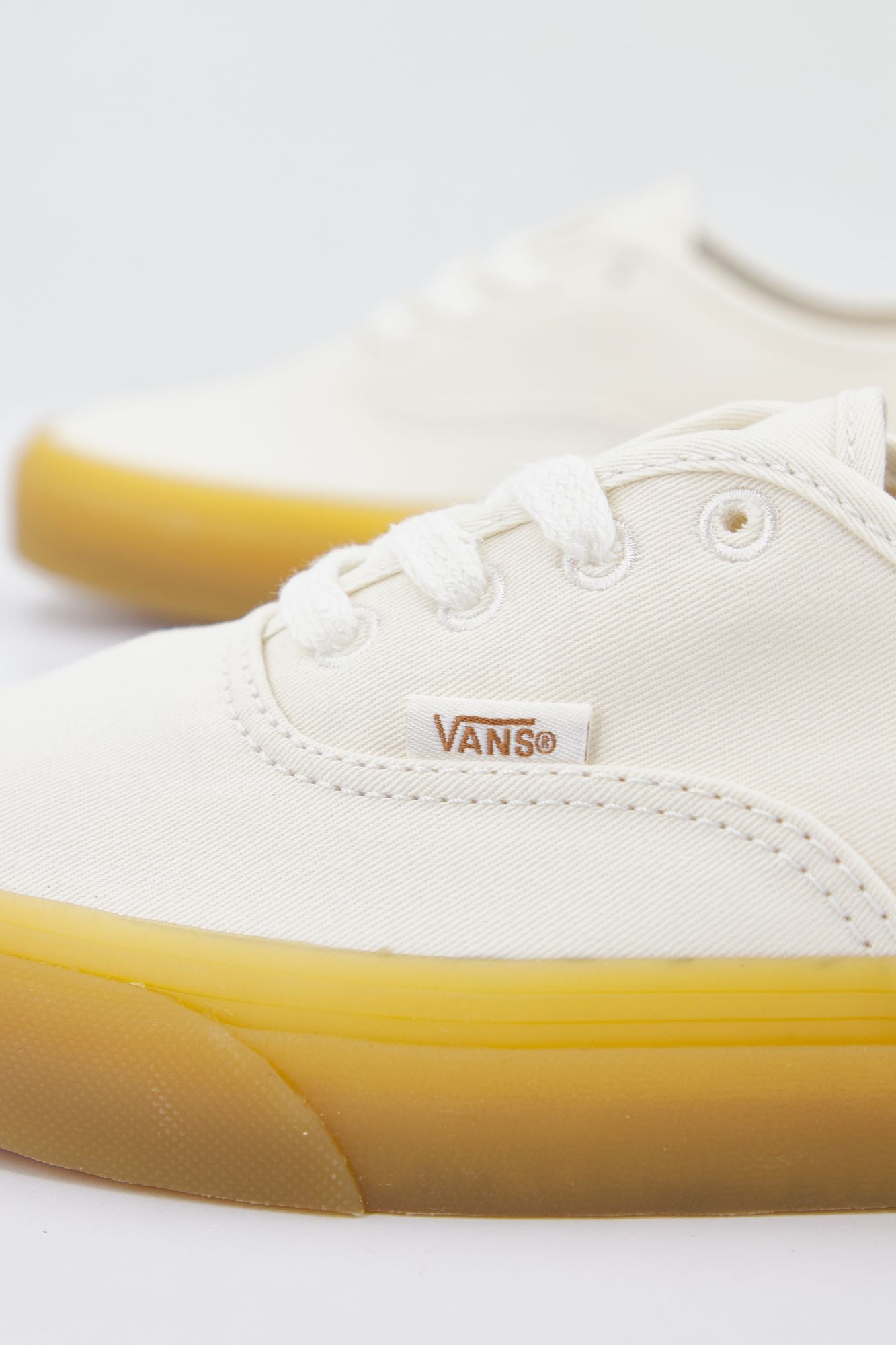 VANS  UA AUTHENTIC en color BLANCO (3)