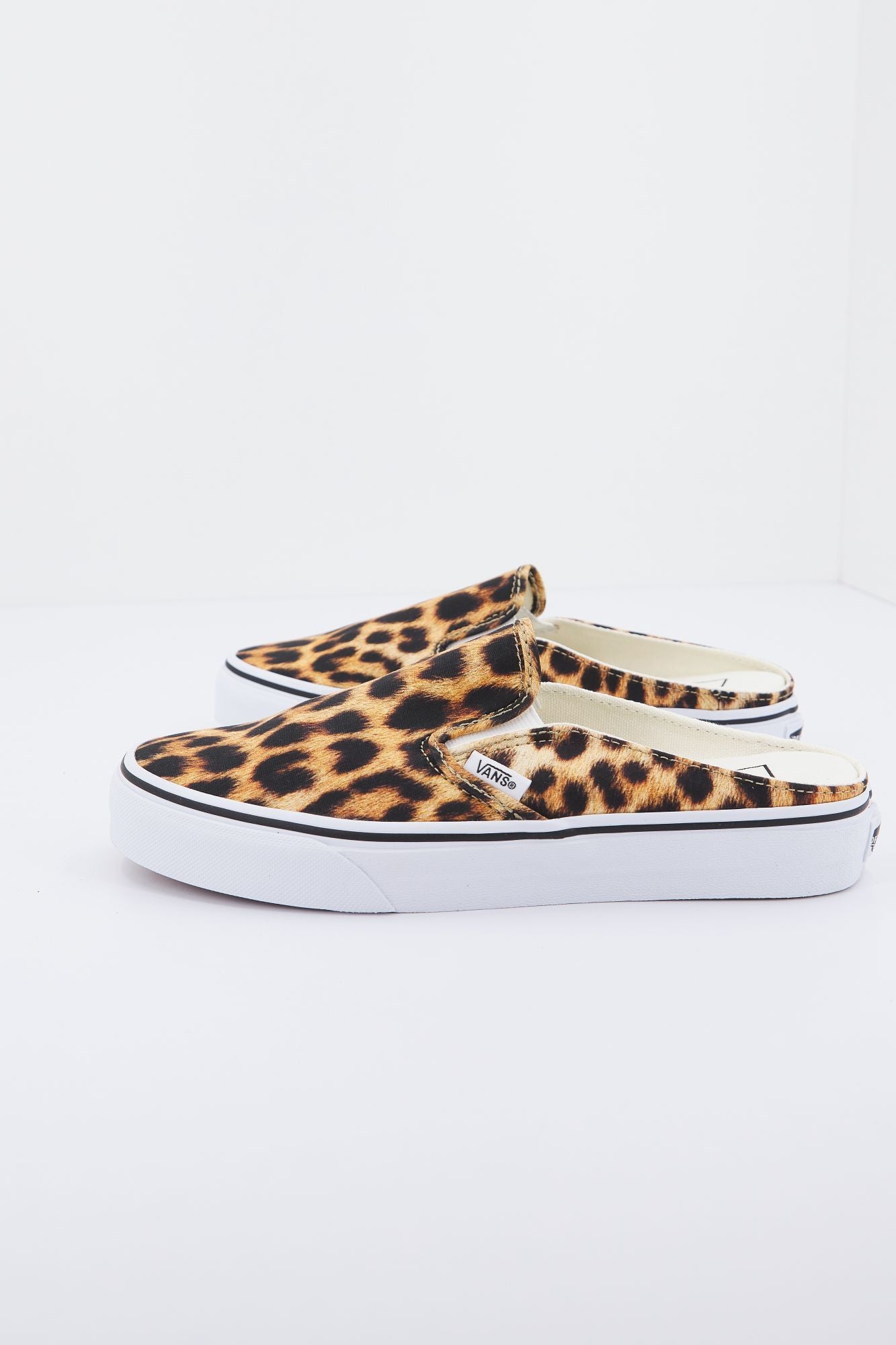 VANS  UA CLASSIC SLIP-ON en color ANIMAL PRINT (1)