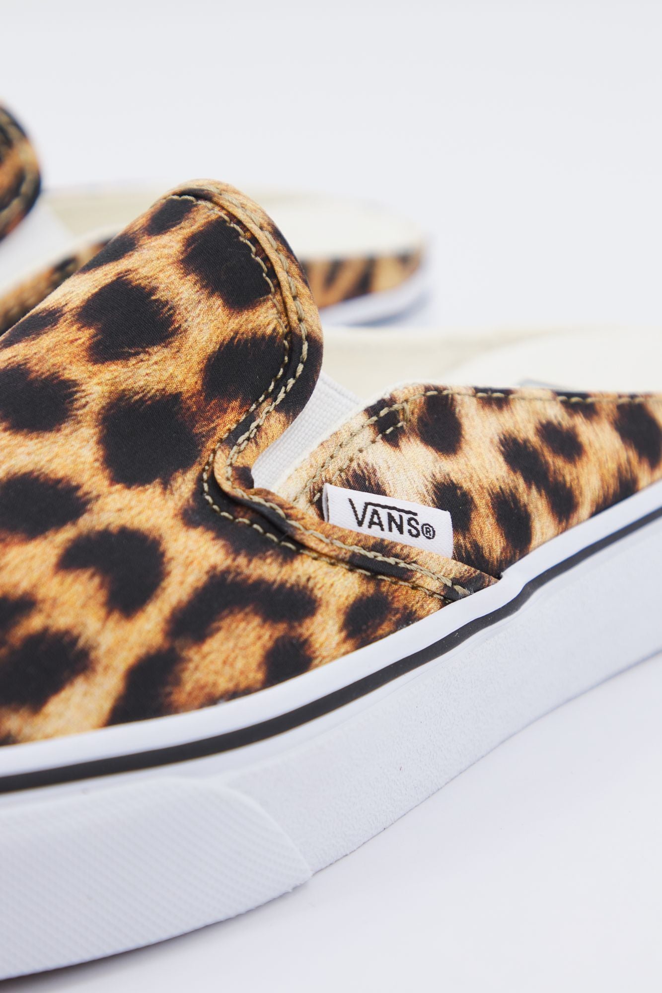 VANS  UA CLASSIC SLIP-ON en color ANIMAL PRINT (3)