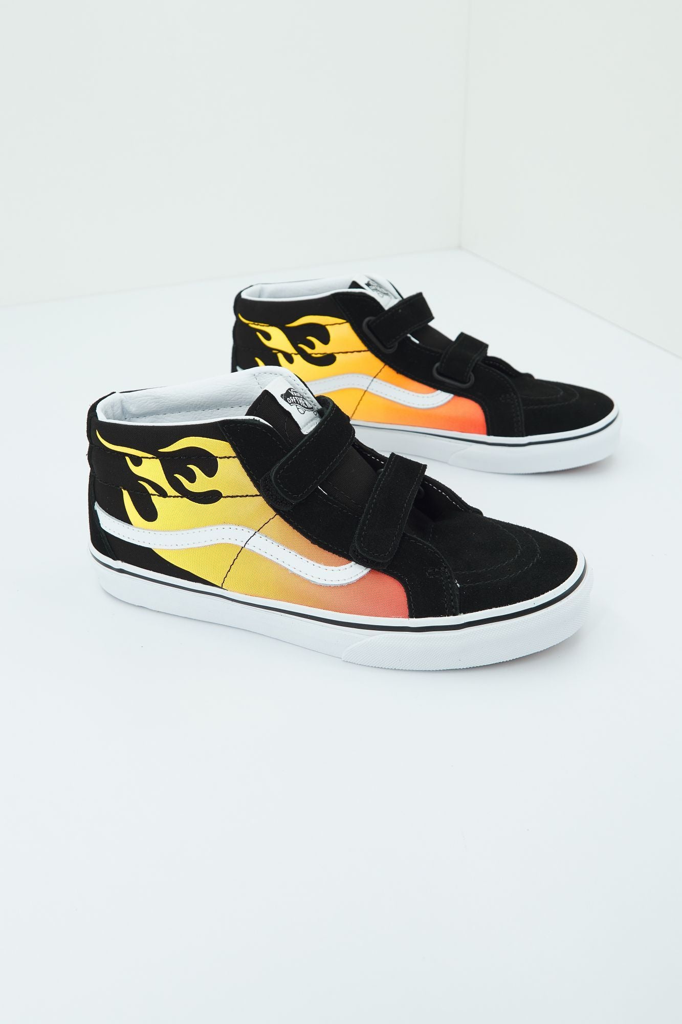 VANS JN SK8-MID en color NEGRO (1)
