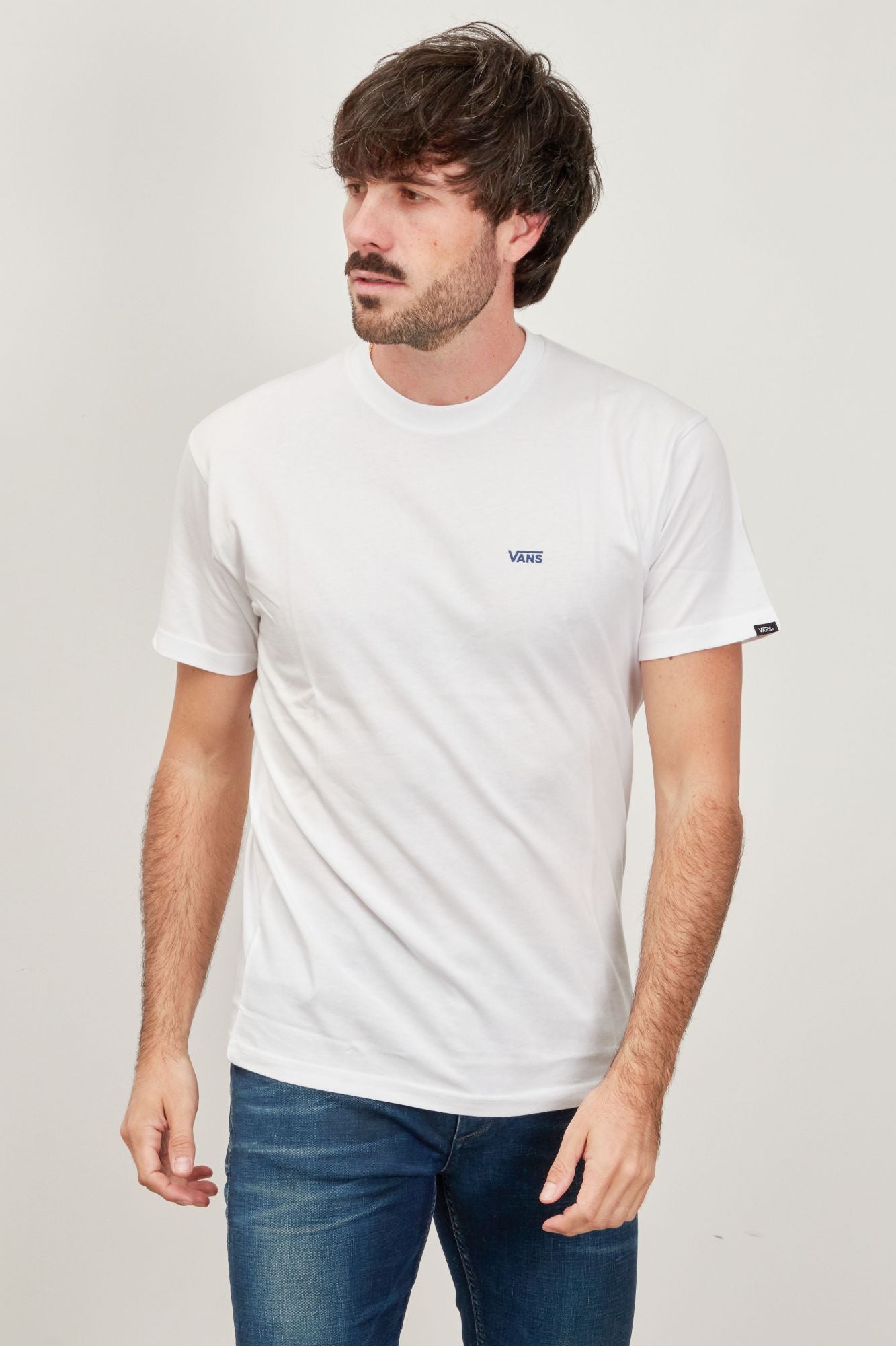 VANS LEFT CHEST LOGO TEE en color BLANCO (2)