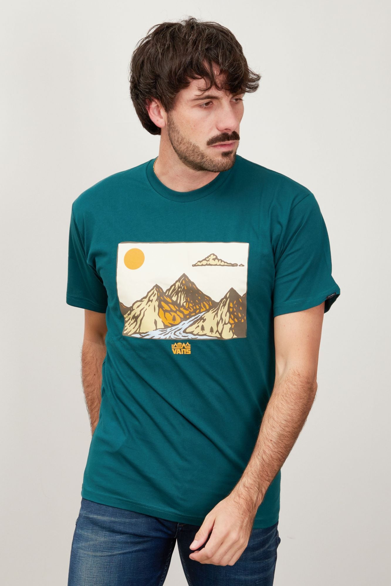 VANS SS TEE II en color VERDE (2)