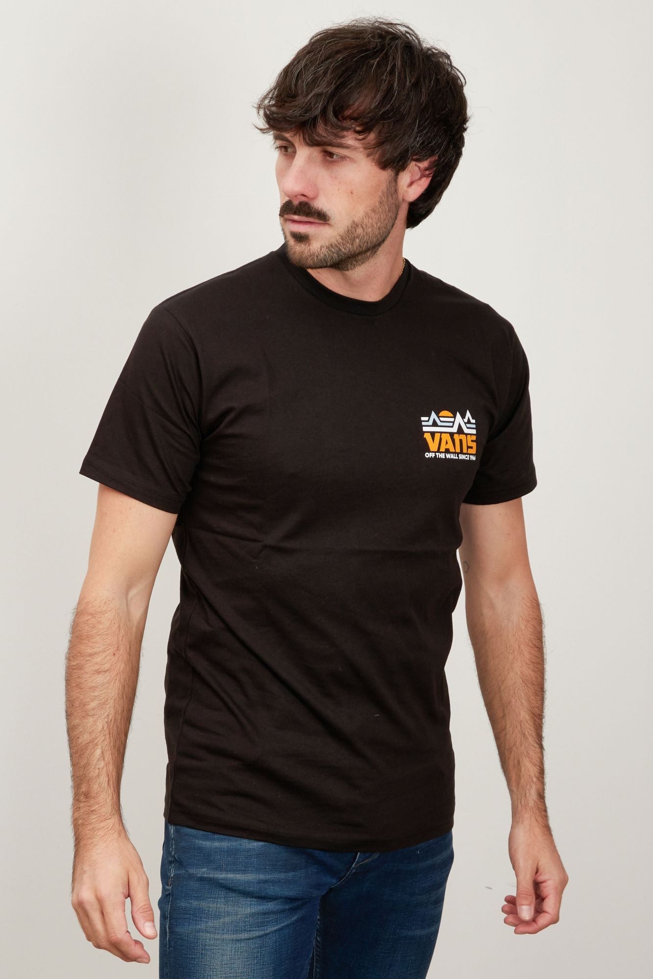 VANS VANS SS TEE en color NEGRO (3)