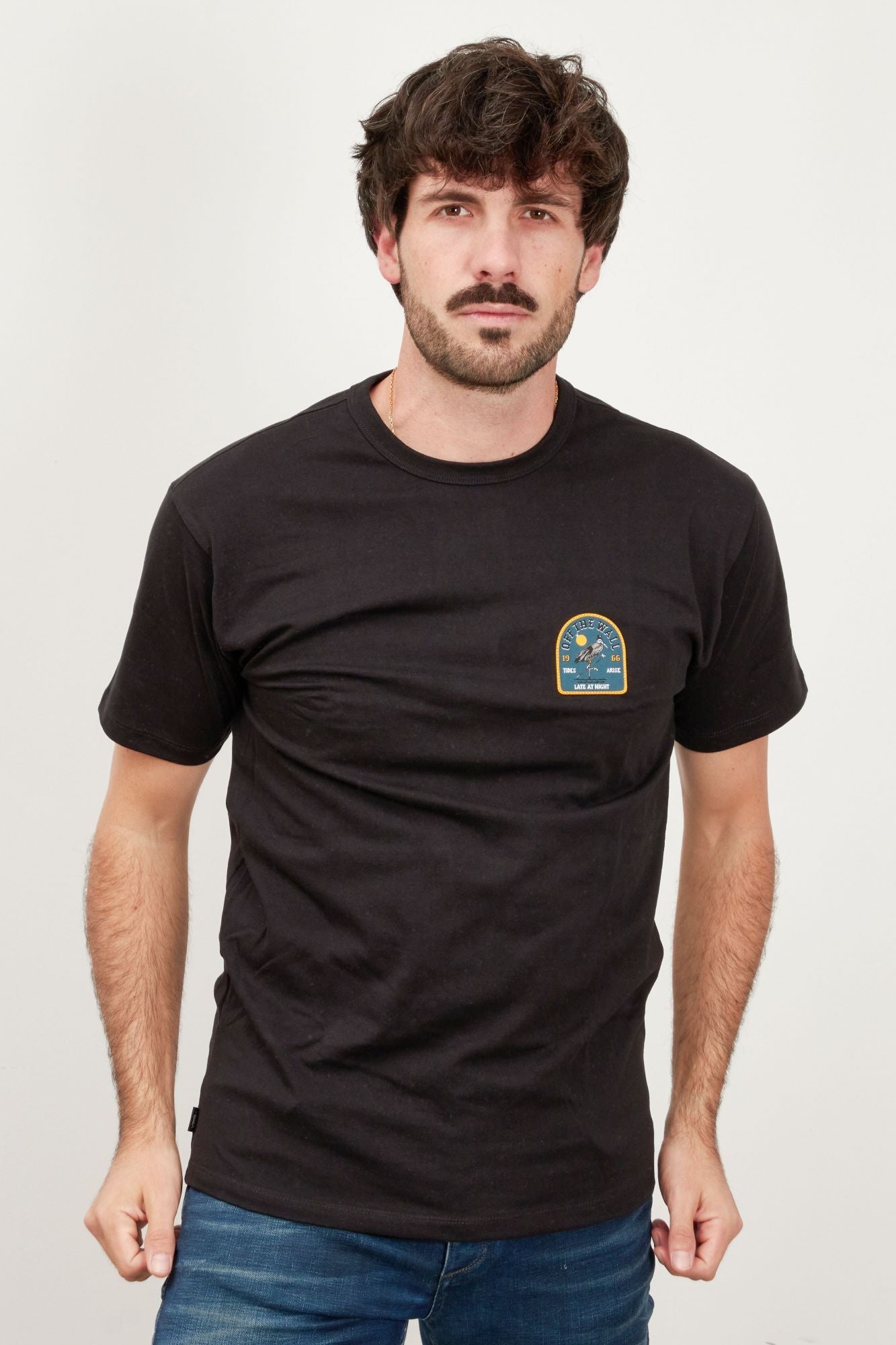 VANS OFF THE WALL FRONT PAT en color NEGRO (1)