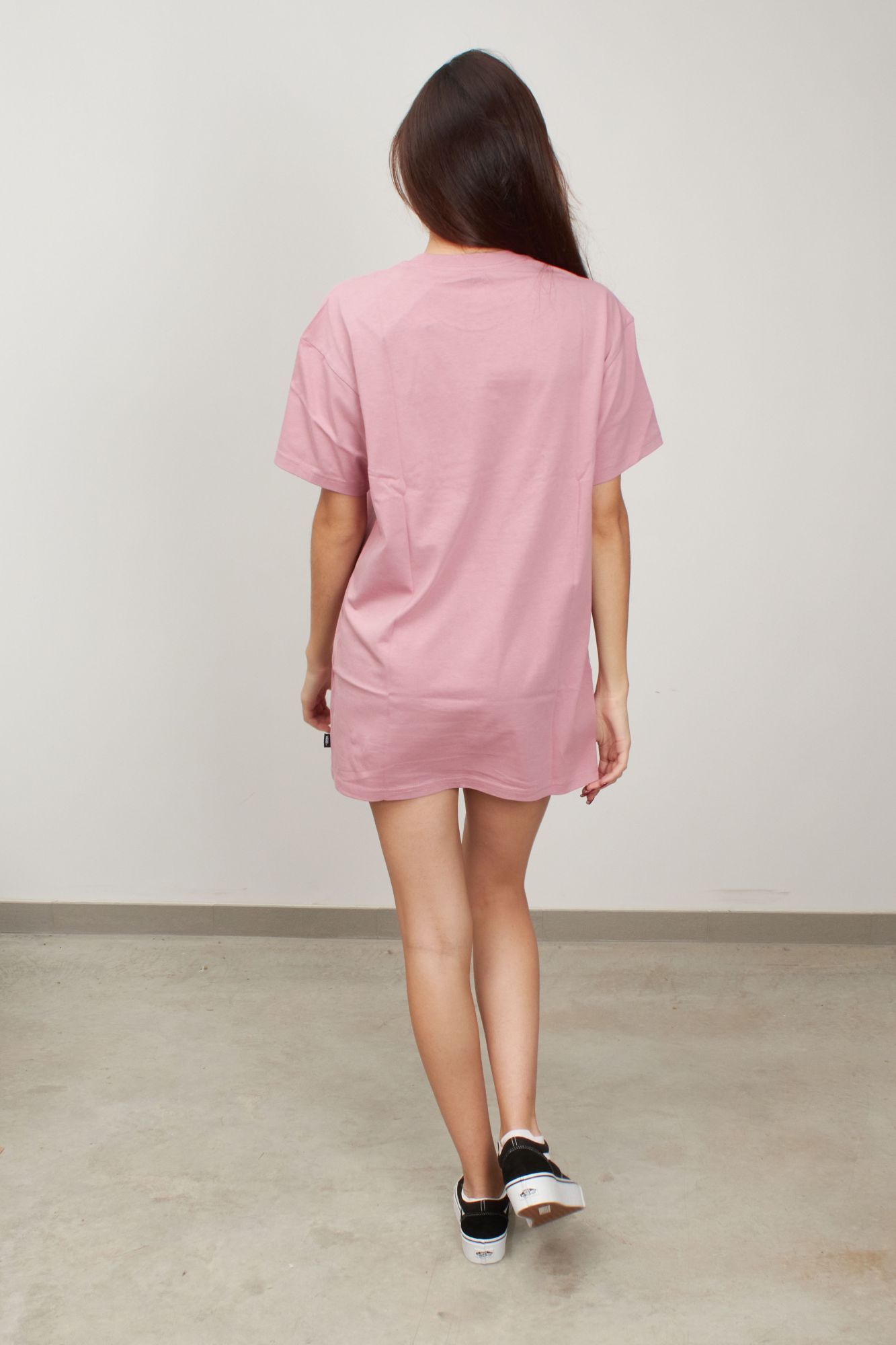 VANS  CENTER VEE TEE en color ROSA (4)