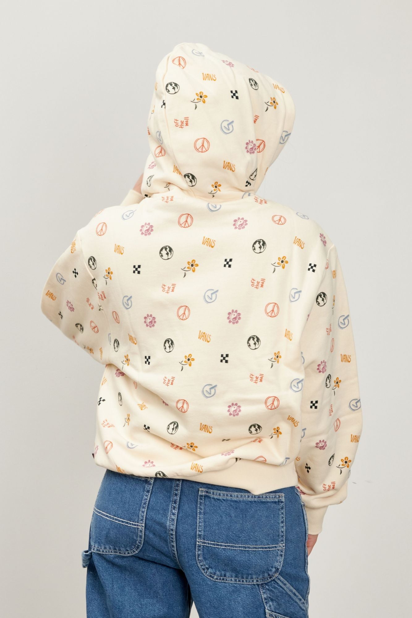 VANS IN OUR HANDS LS HOODIE en color BEIS (4)