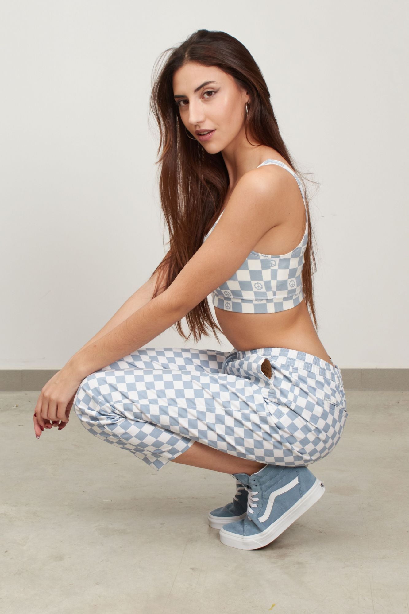 VANS PANTALON RANGE PRINT RELAXED PA en color AZUL (4)