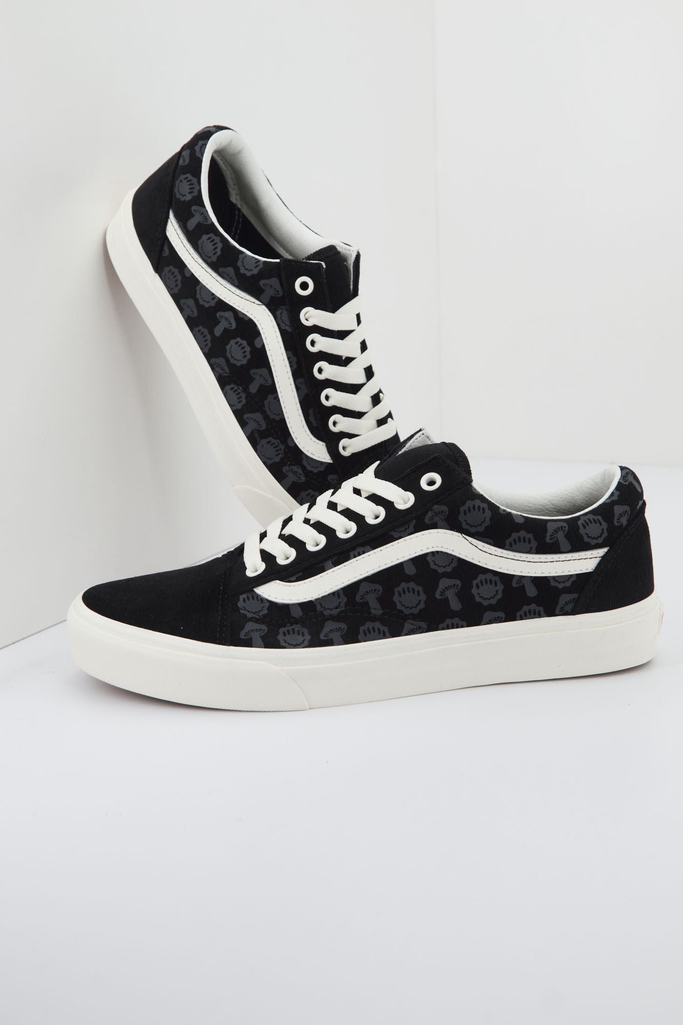 VANS VN0A4BW2BM81 en color NEGRO (4)