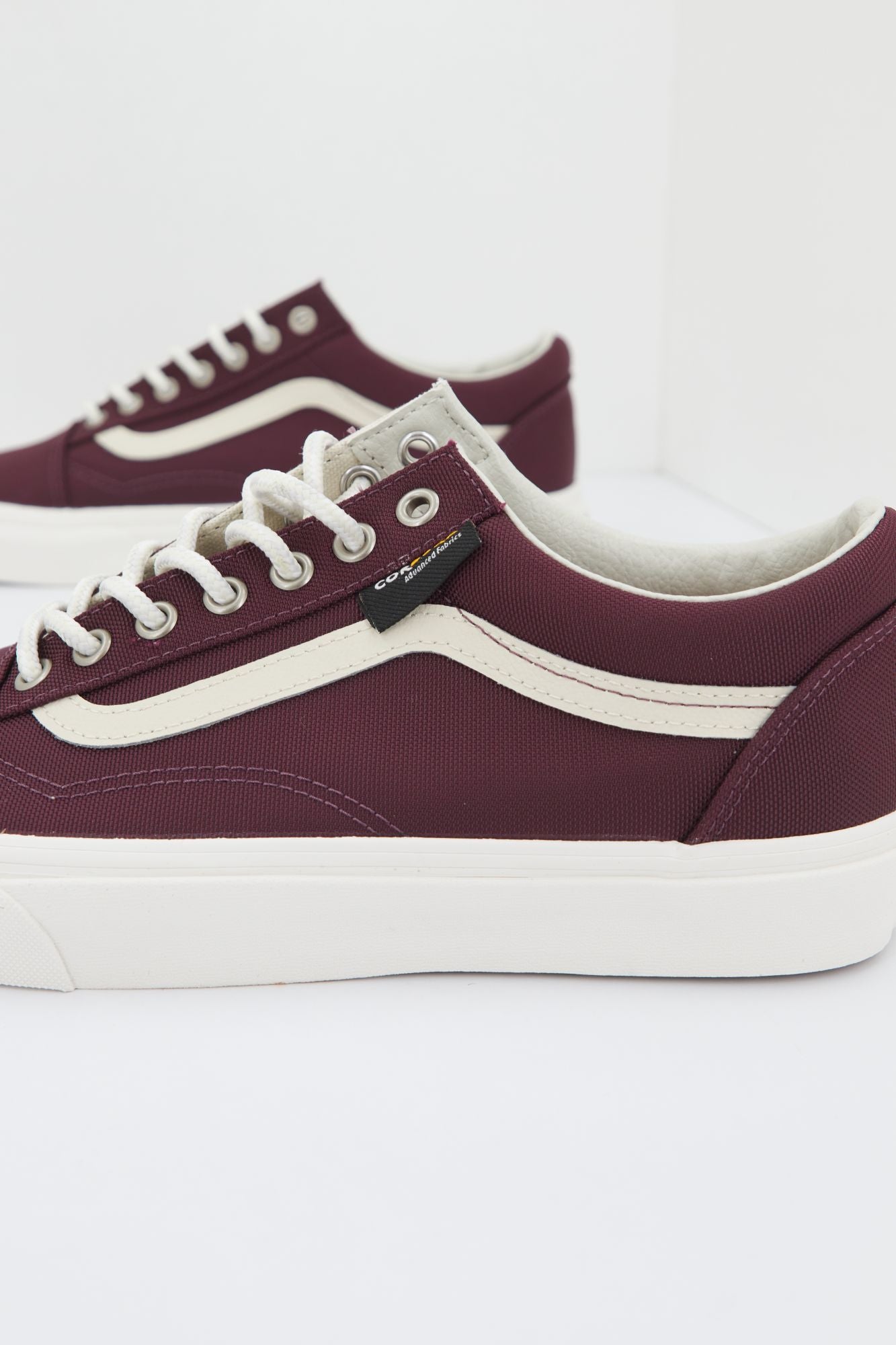 VANS VN0A4BW2DOQ1 en color BURDEOS (4)