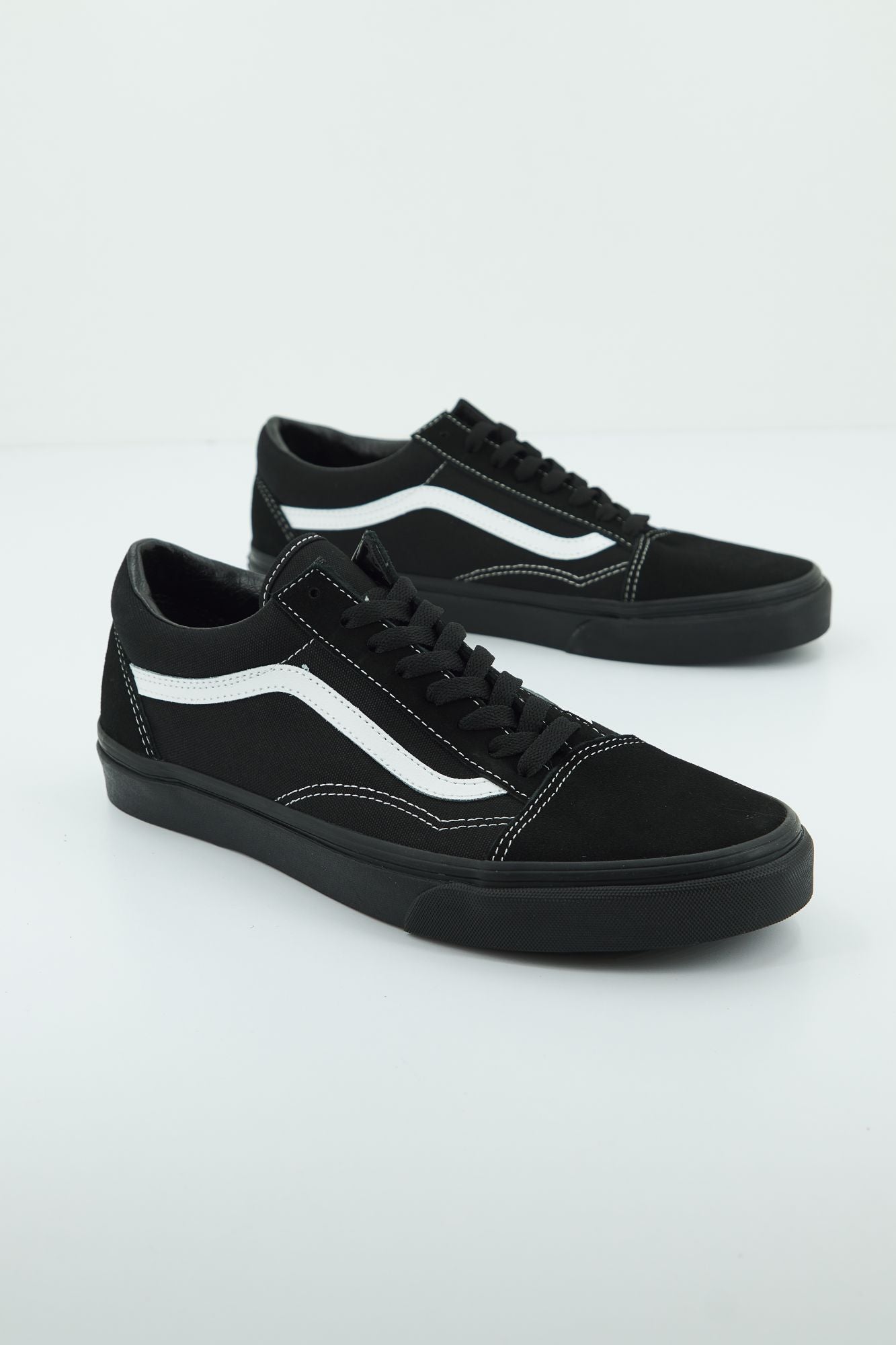 VANS VN0A3WKT5WU1 en color NEGRO (1)