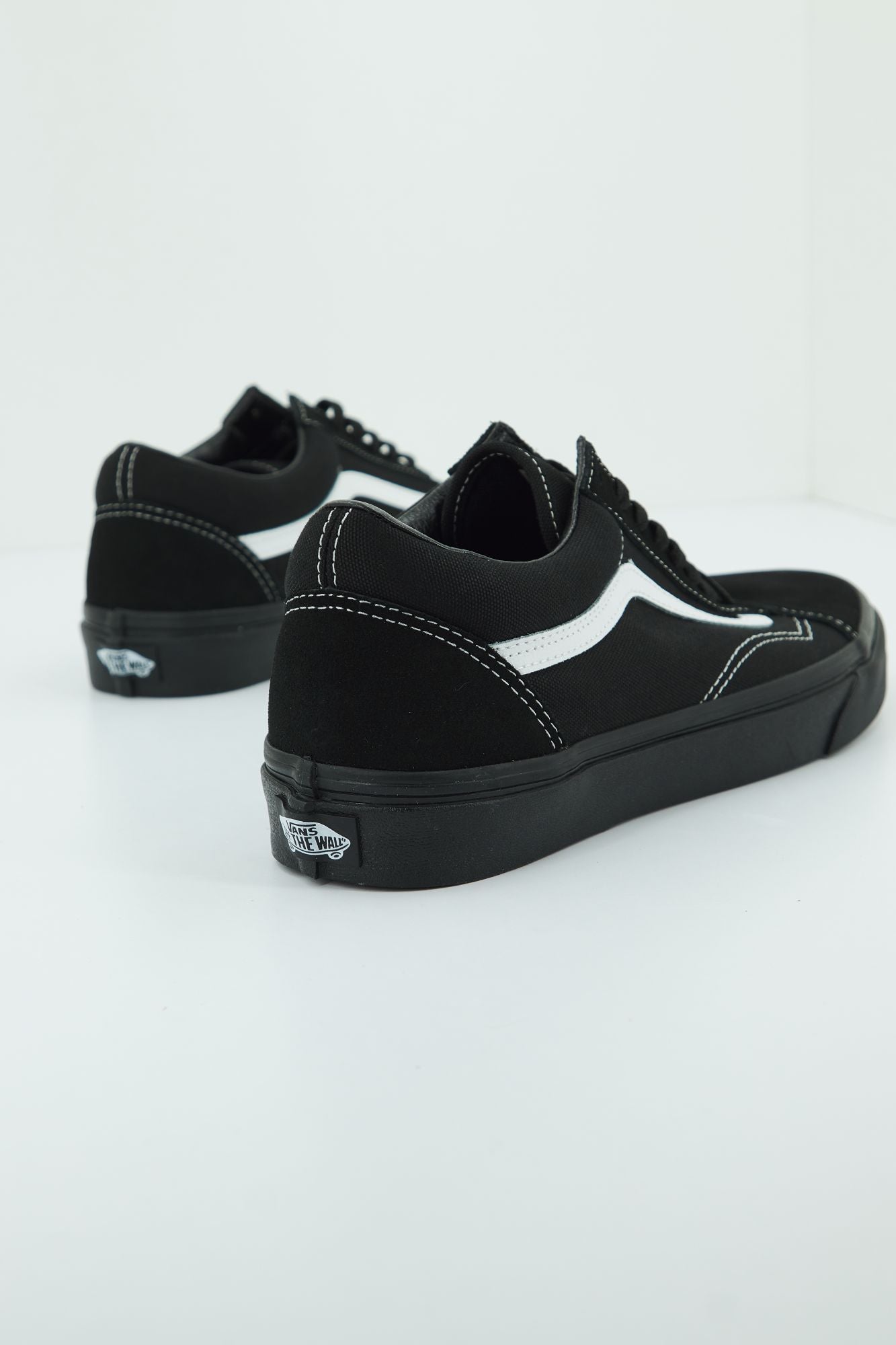 VANS VN0A3WKT5WU1 en color NEGRO (3)