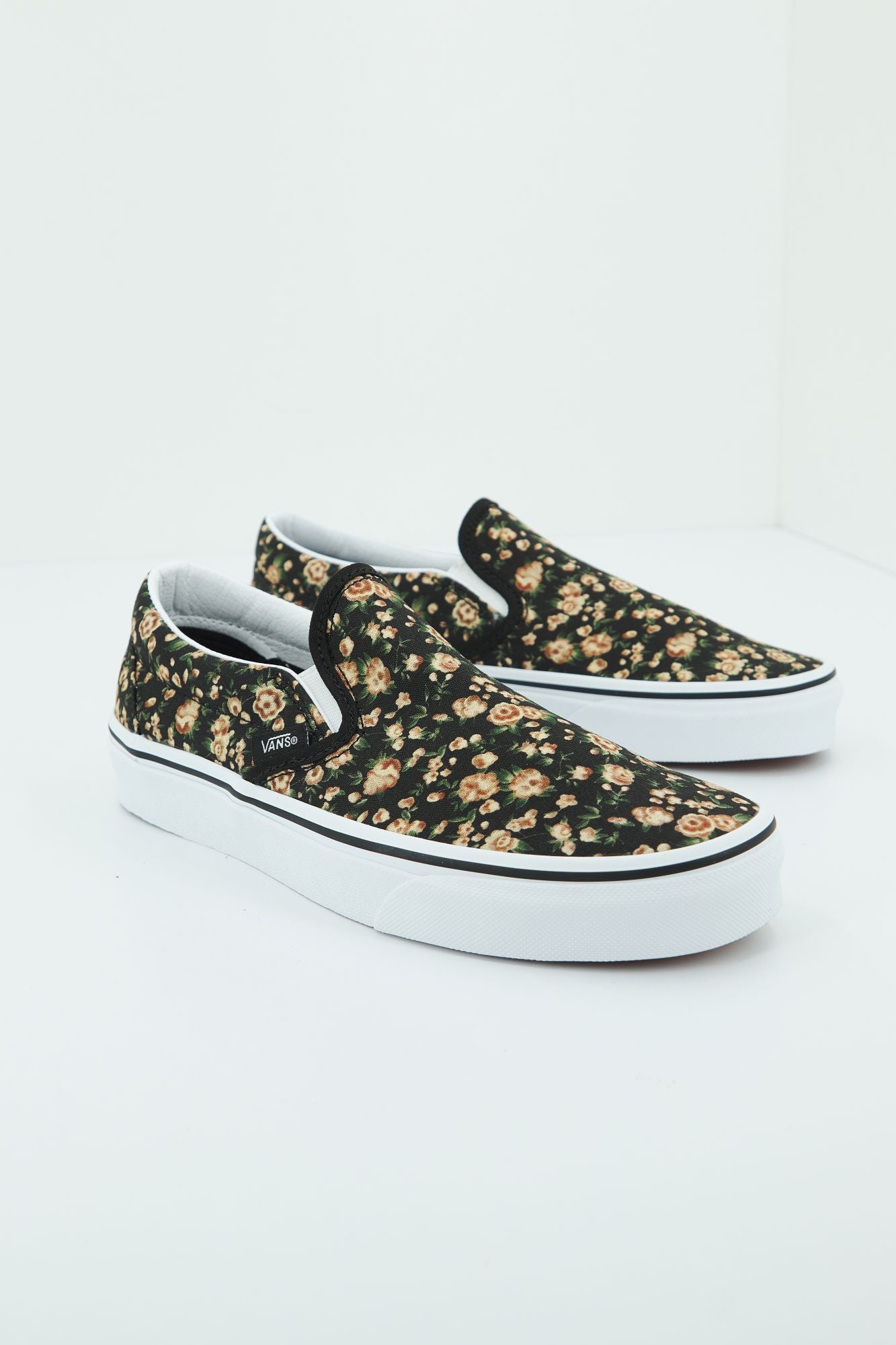 VANS UA CLASSIC en color NEGRO (1)