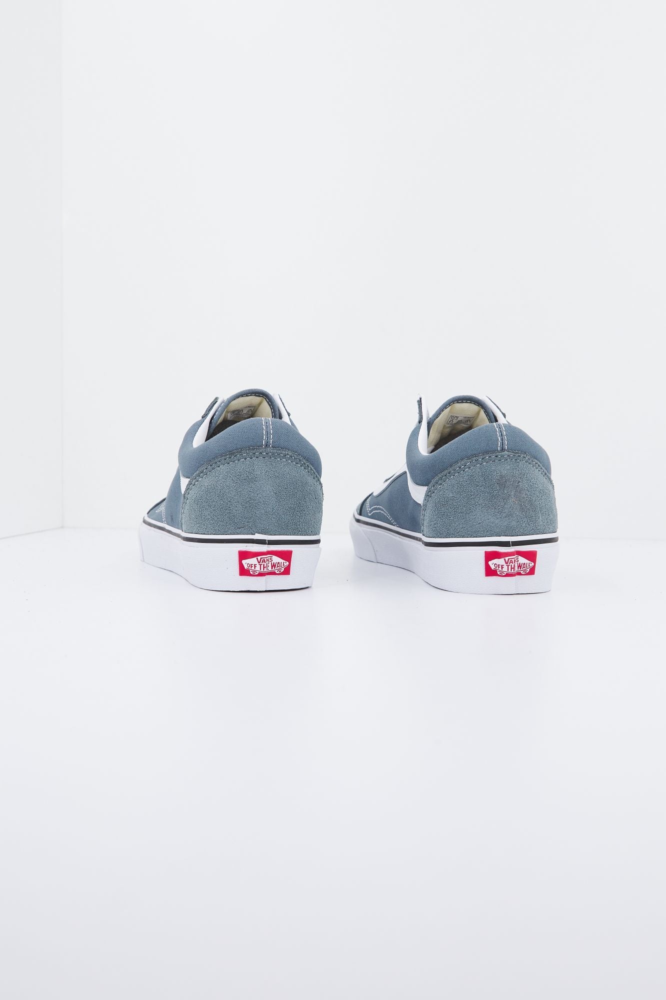 VANS VN0A4BW2RV21 en color GRIS (4)