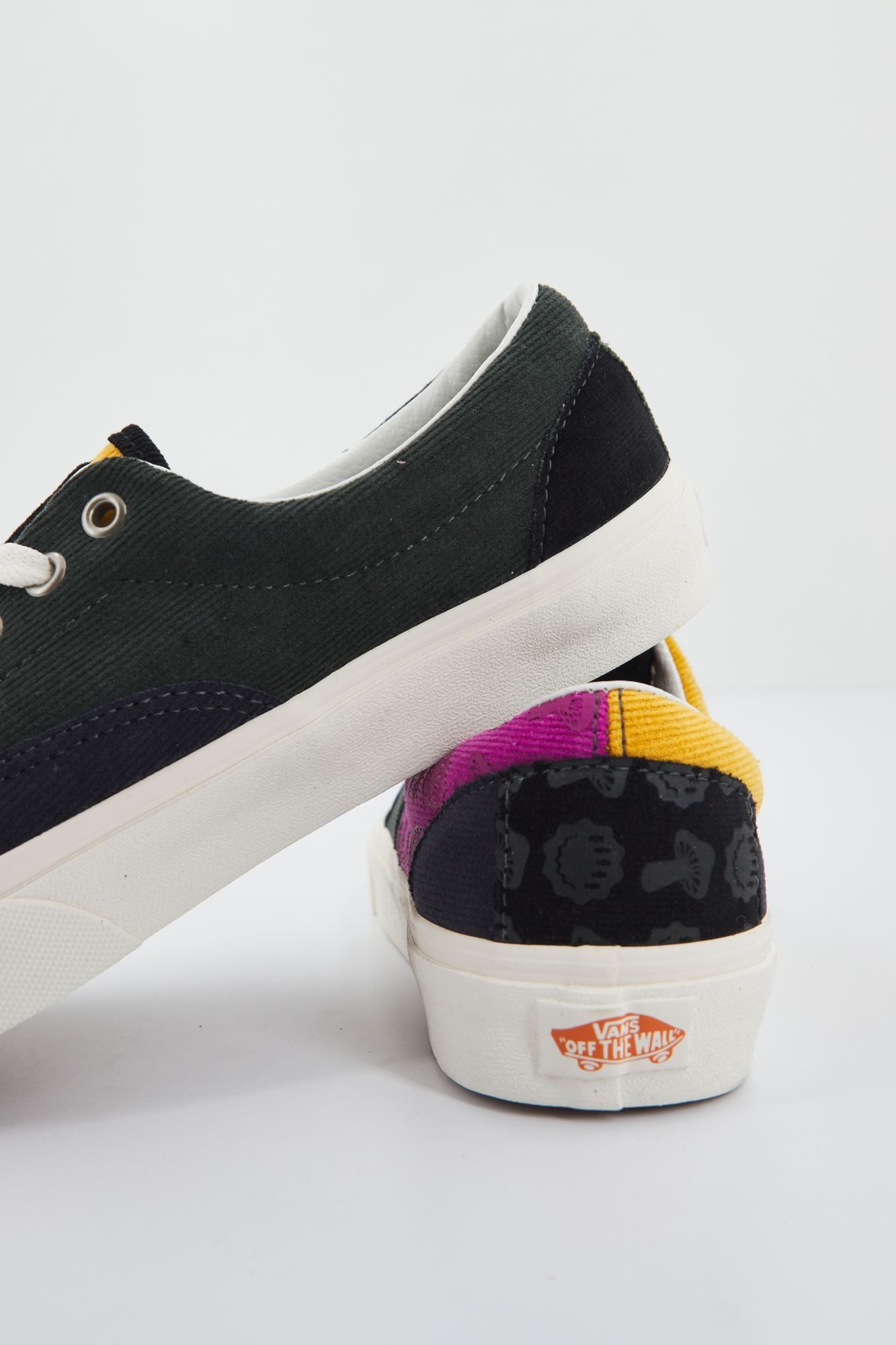 VANS VN0A4BVU4481 en color MULTICOLOR (2)