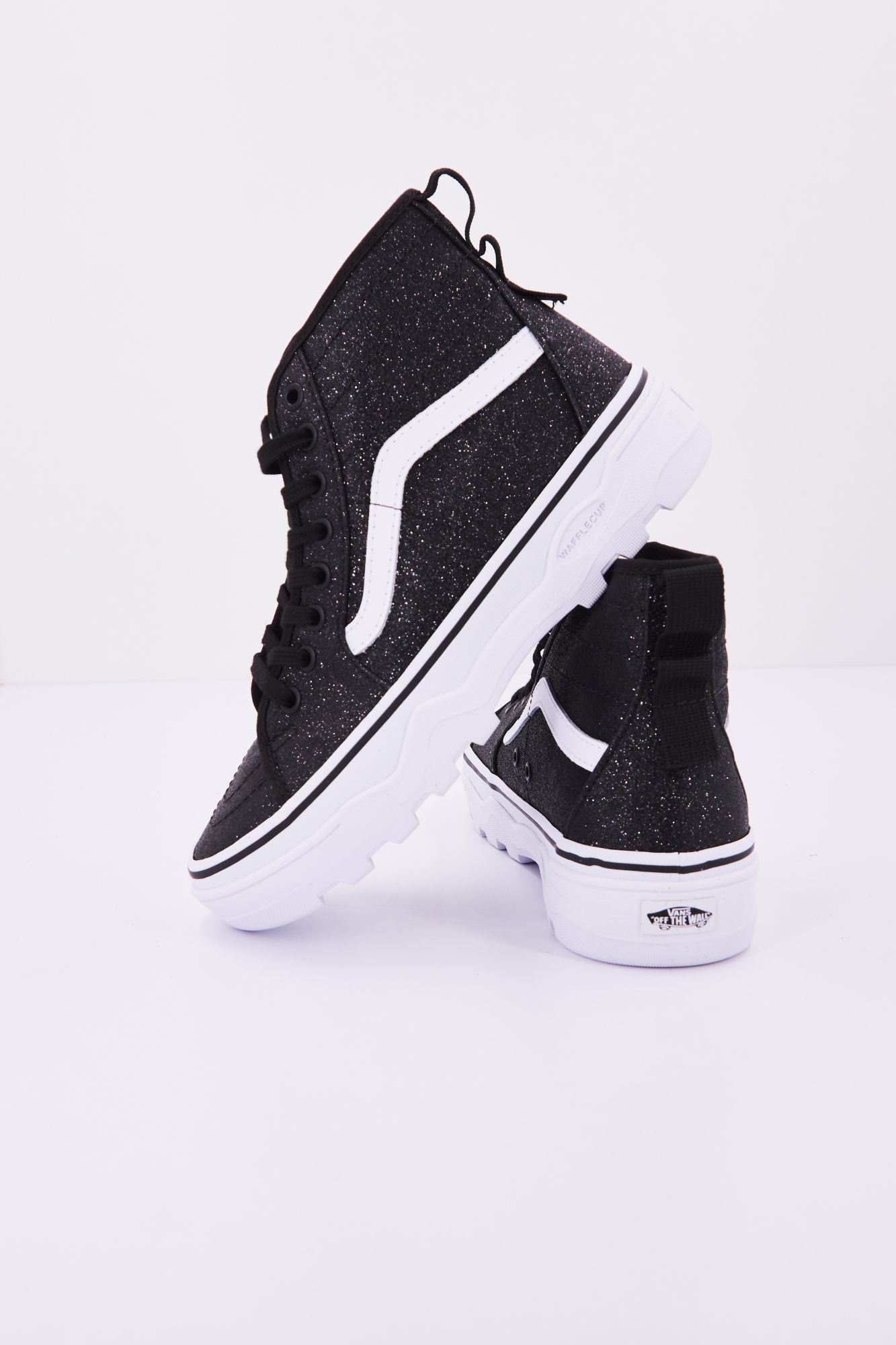 VANS  UA SENTRY SK8-HI en color NEGRO (1)