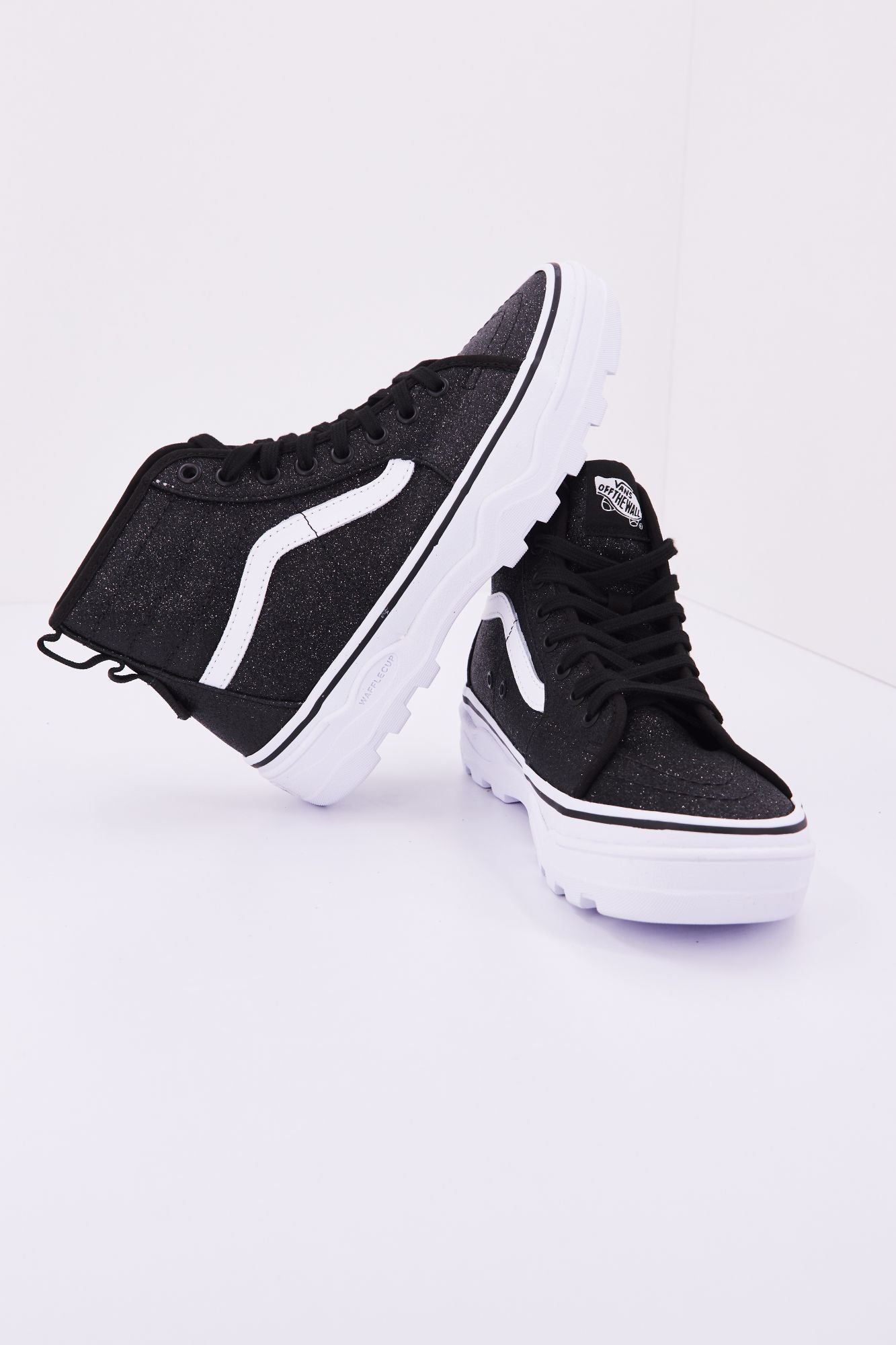 VANS  UA SENTRY SK8-HI en color NEGRO (2)