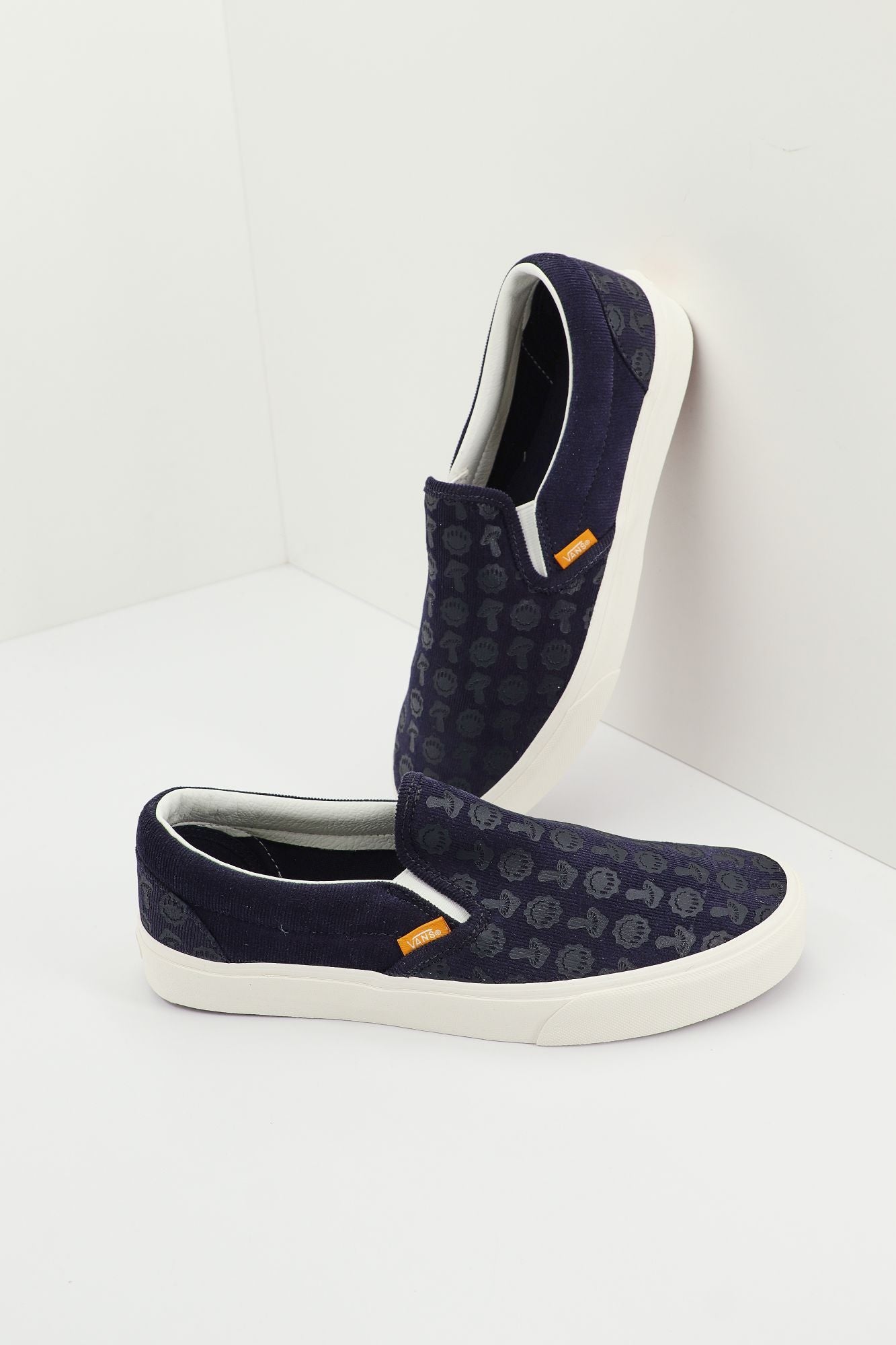 VANS VN0A7Q5DDNV1  en color AZUL (1)