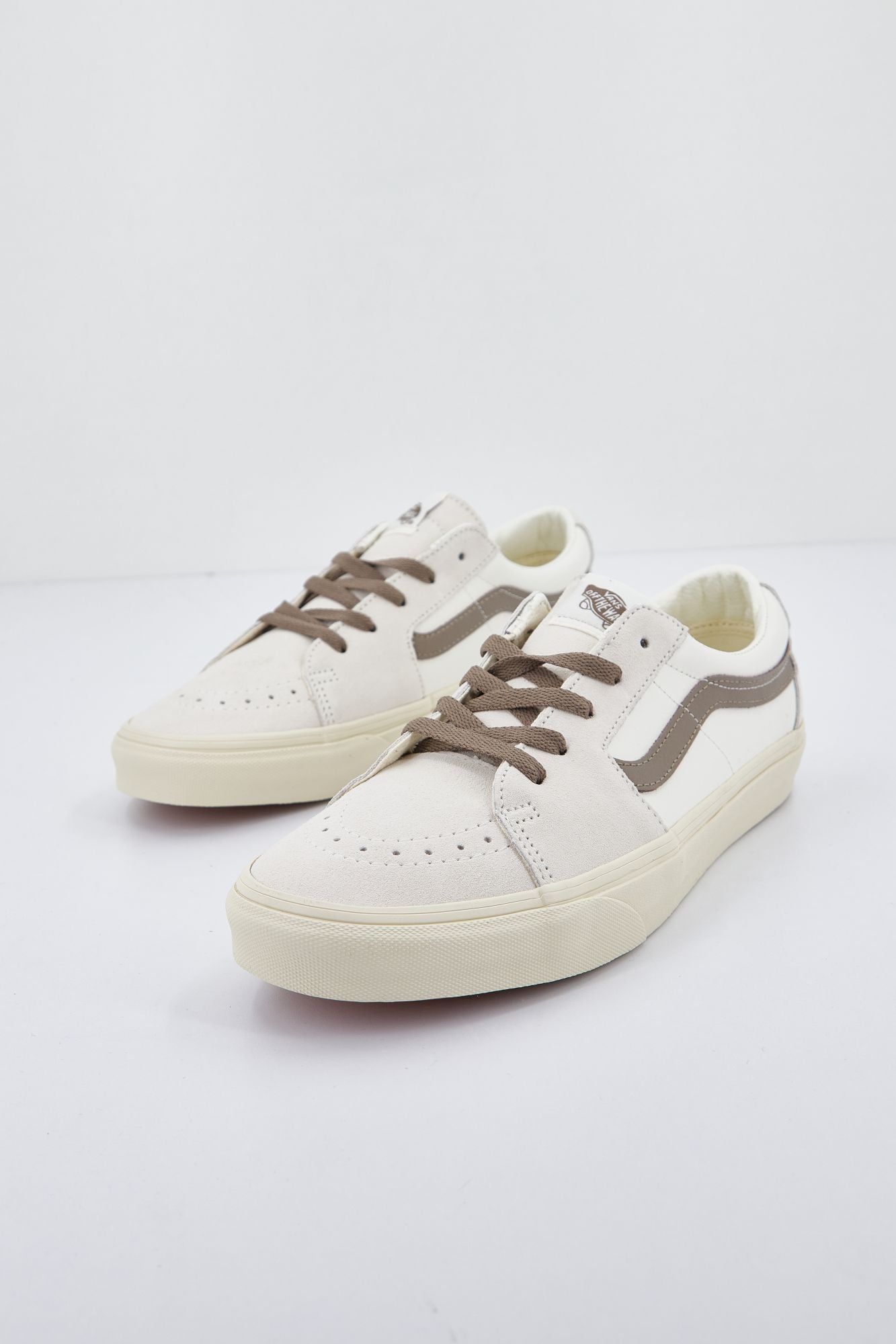 VANS UA SK8-LOW en color BLANCO (1)
