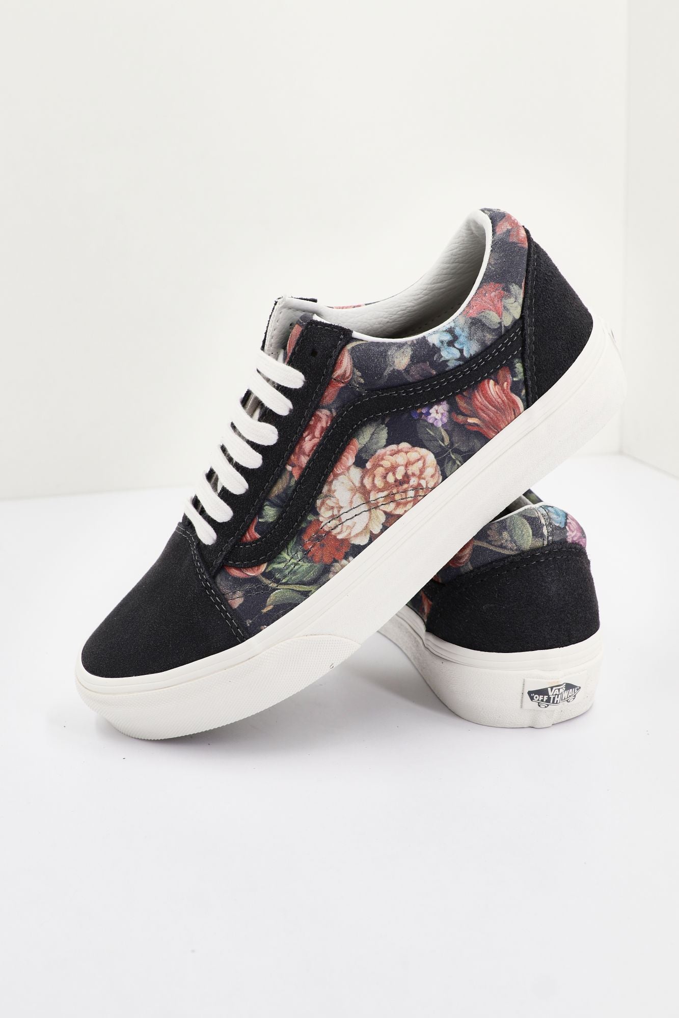 VANS VN0A4BW21XM1 en color FLORAL (2)