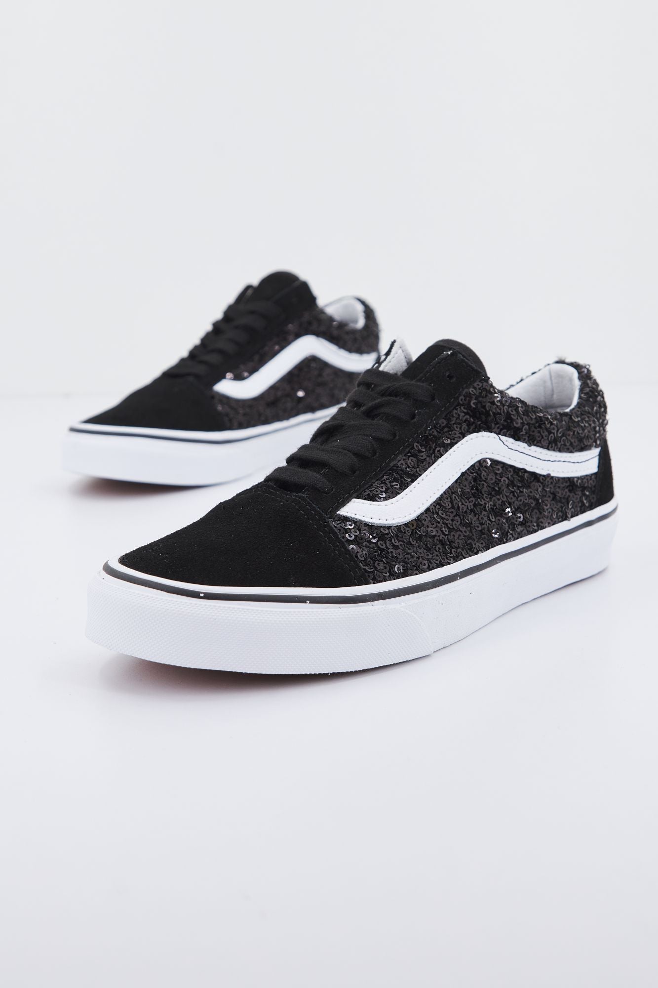 VANS OLD SKOOL en color NEGRO (1)