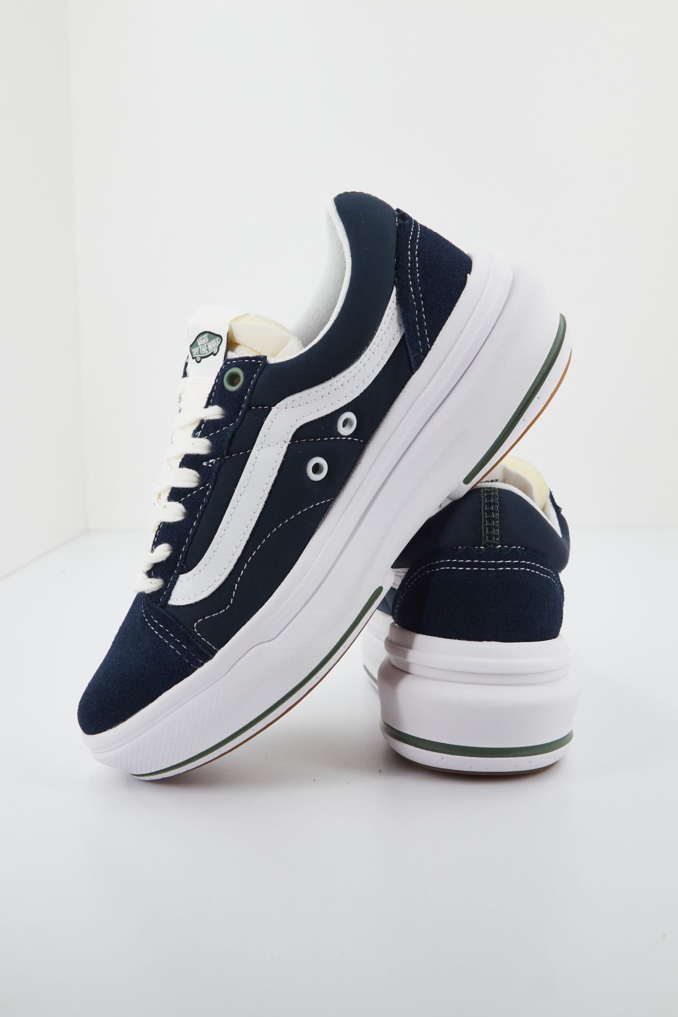 VANS  UA OLD SKOOL en color AZUL (2)