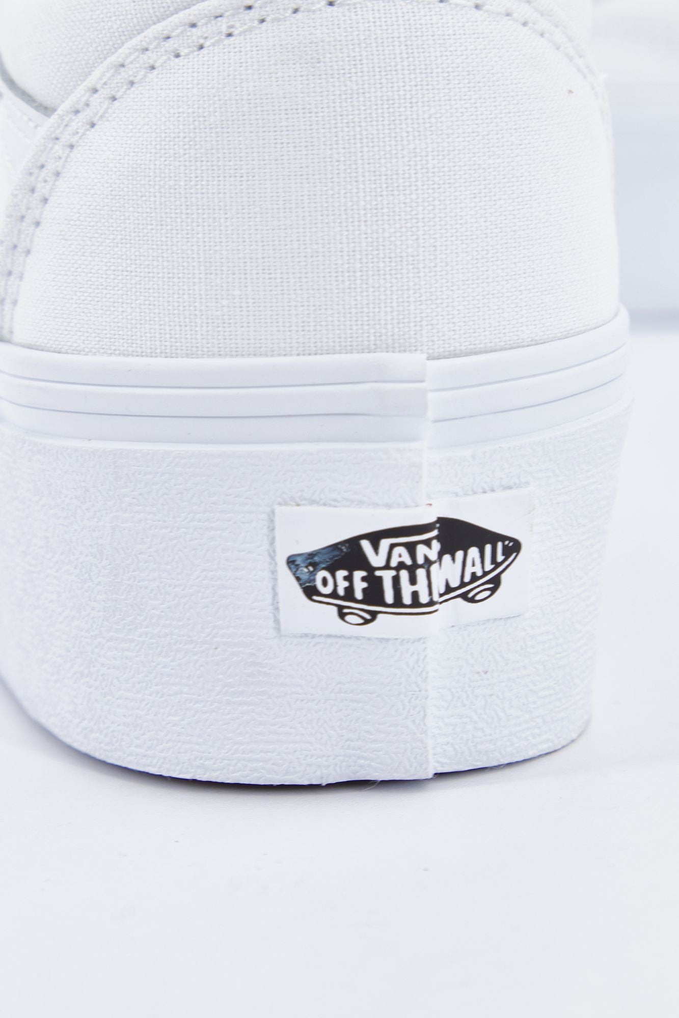 VANS UA OLD SKOOL en color BLANCO (4)