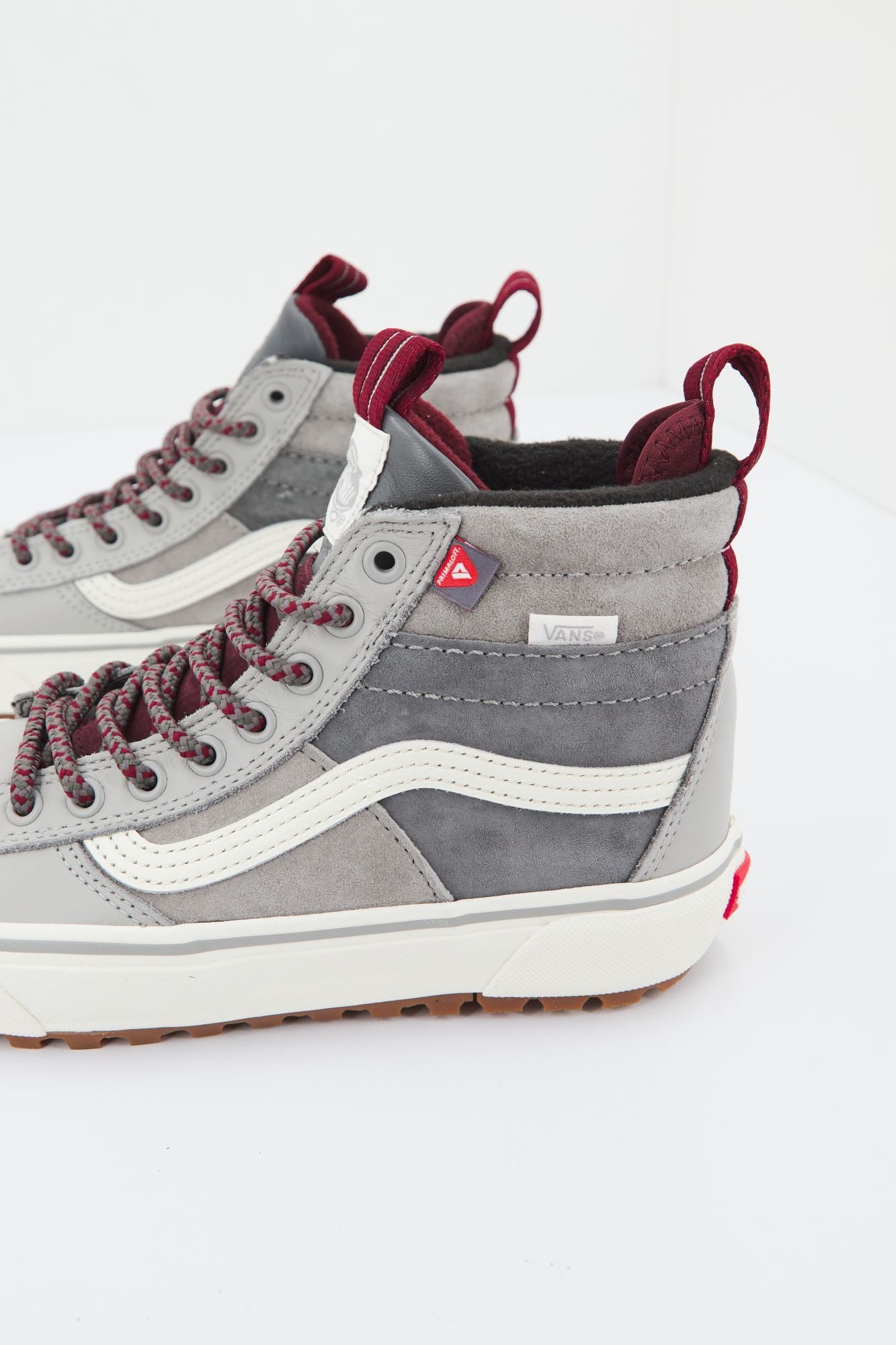 VANS UA SK8-HI MTE-2 en color GRIS (3)