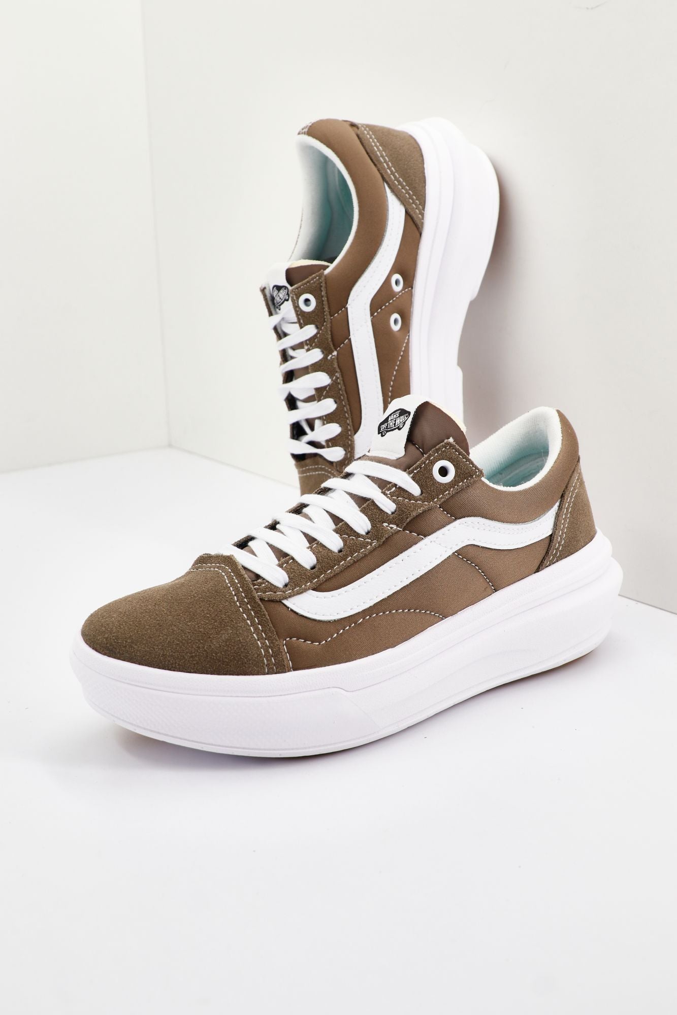 VANS UA OLD SKOOL en color MARRON (3)