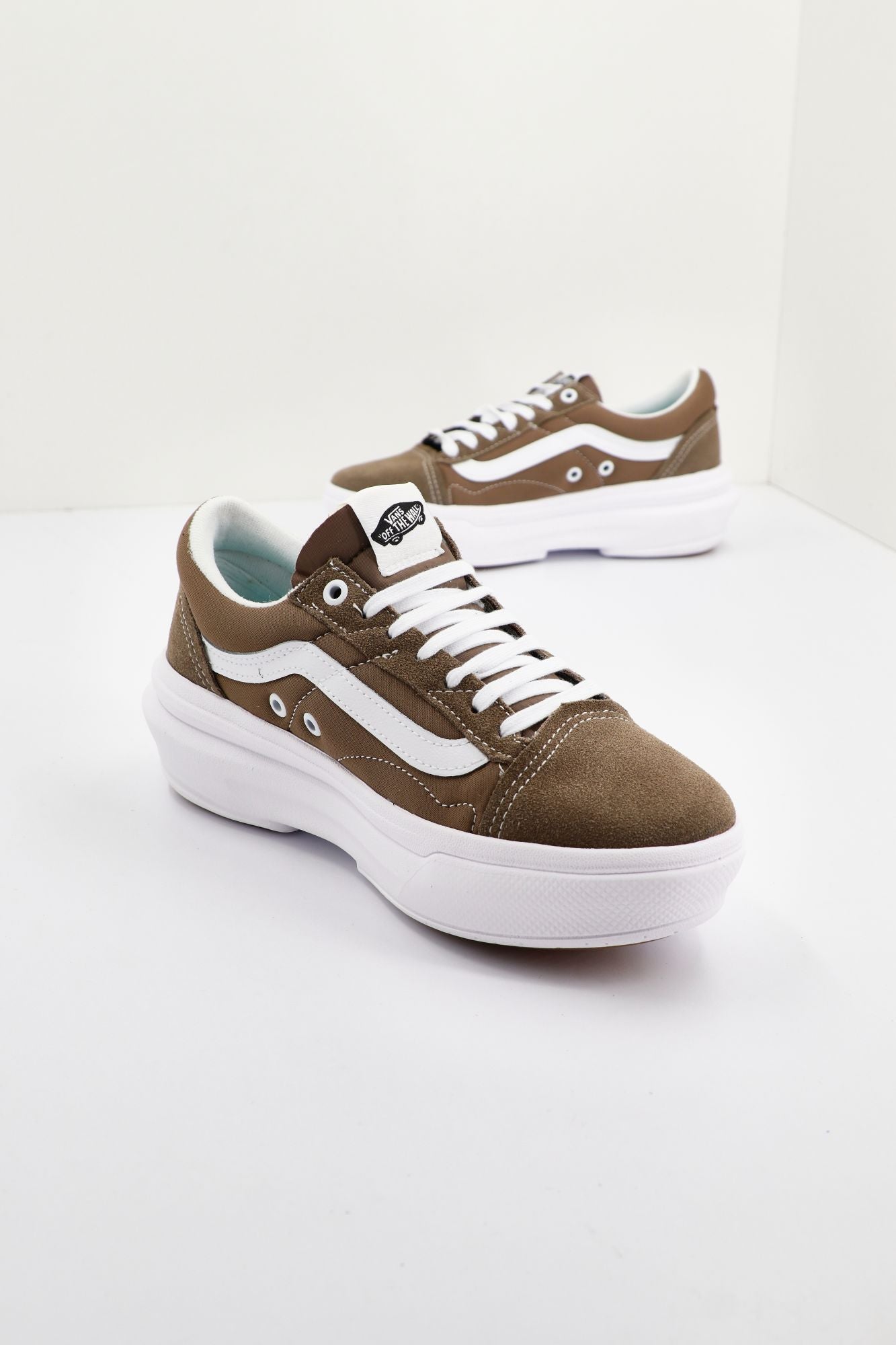 VANS UA OLD SKOOL en color MARRON (4)