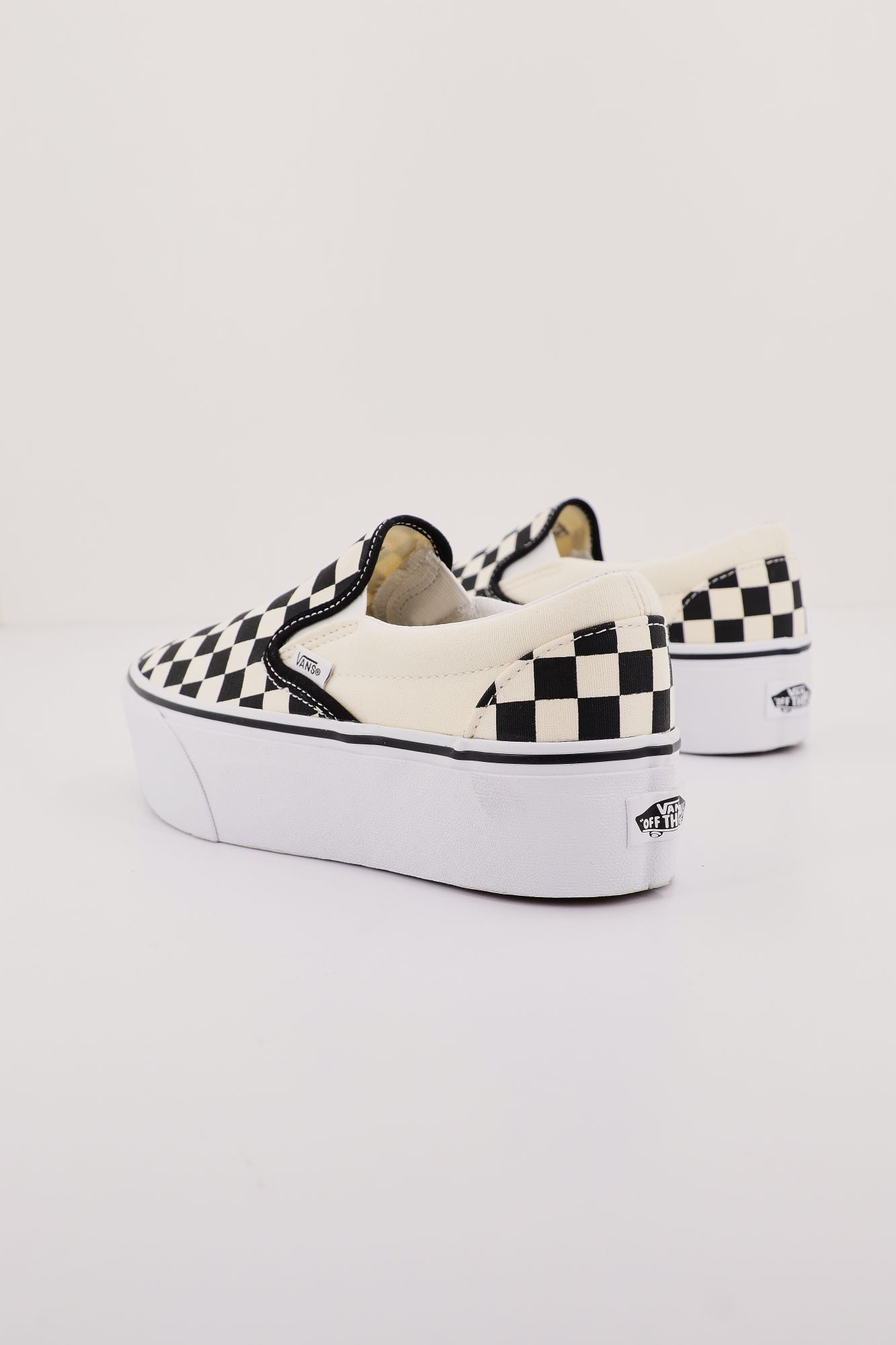 VANS UA CLASSIC en color BEIS (3)