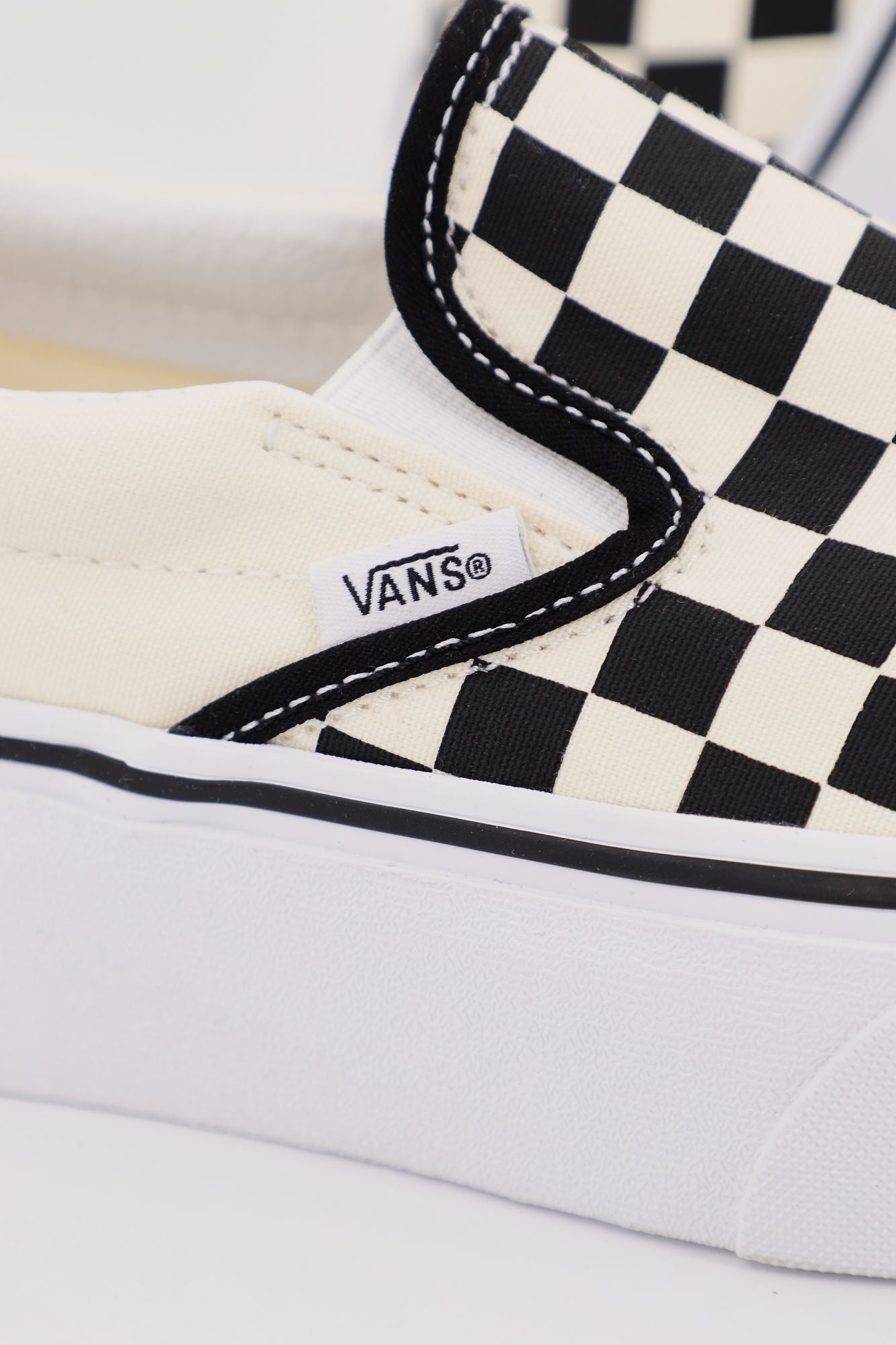 VANS UA CLASSIC en color BEIS (4)