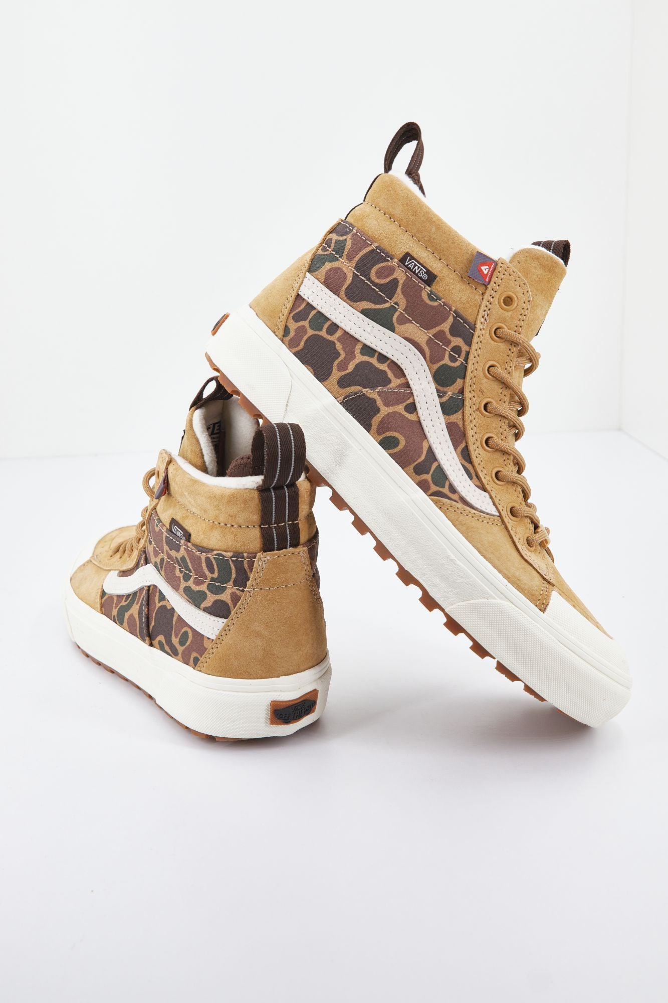 VANS UA SK8-HI MTE-2 en color MARRON CLARO (2)