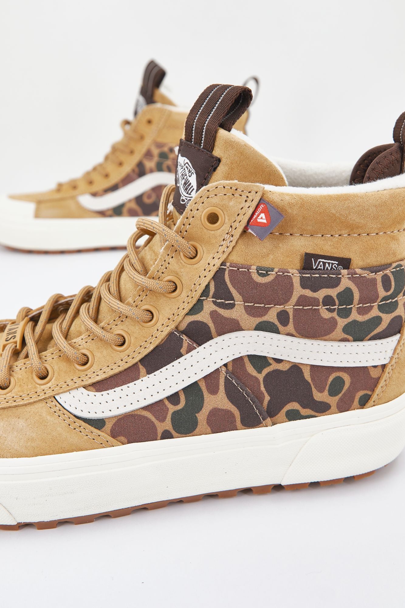 VANS UA SK8-HI MTE-2 en color MARRON CLARO (4)