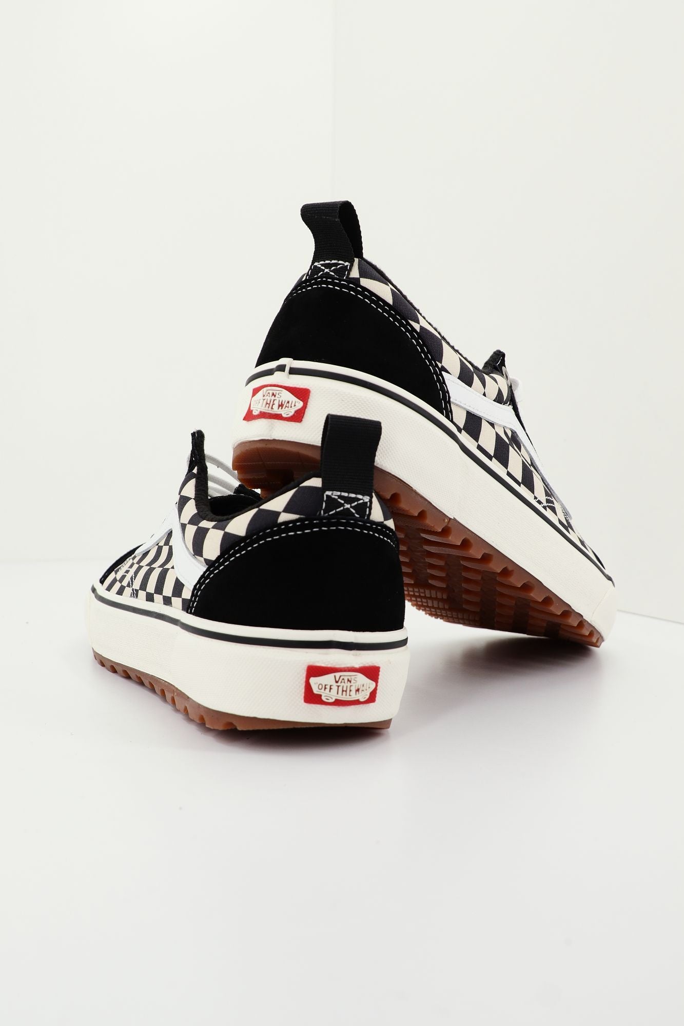 VANS OLD SKOOL en color NEGRO (4)