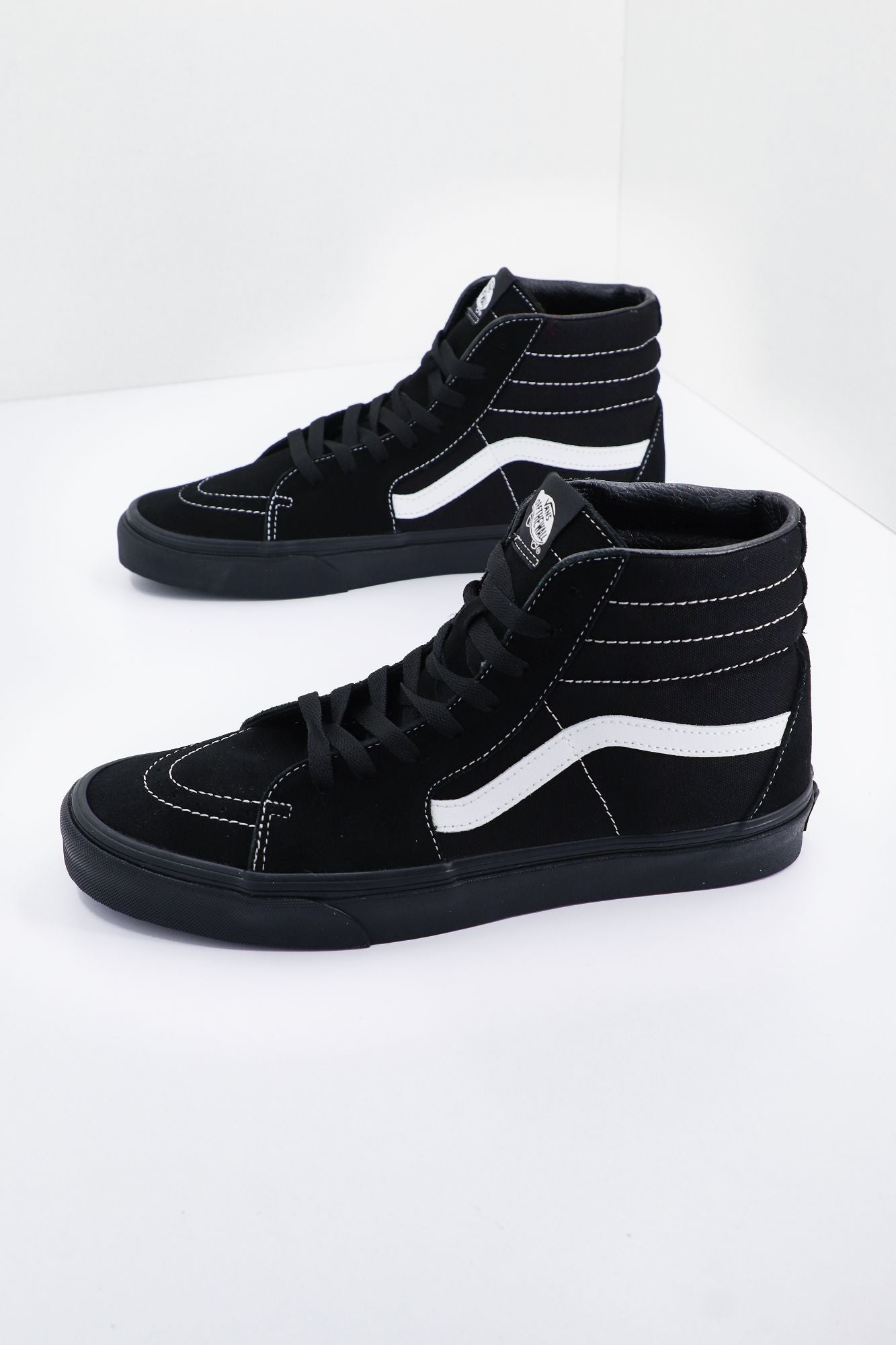 VANS UA SK8-HI en color NEGRO (1)