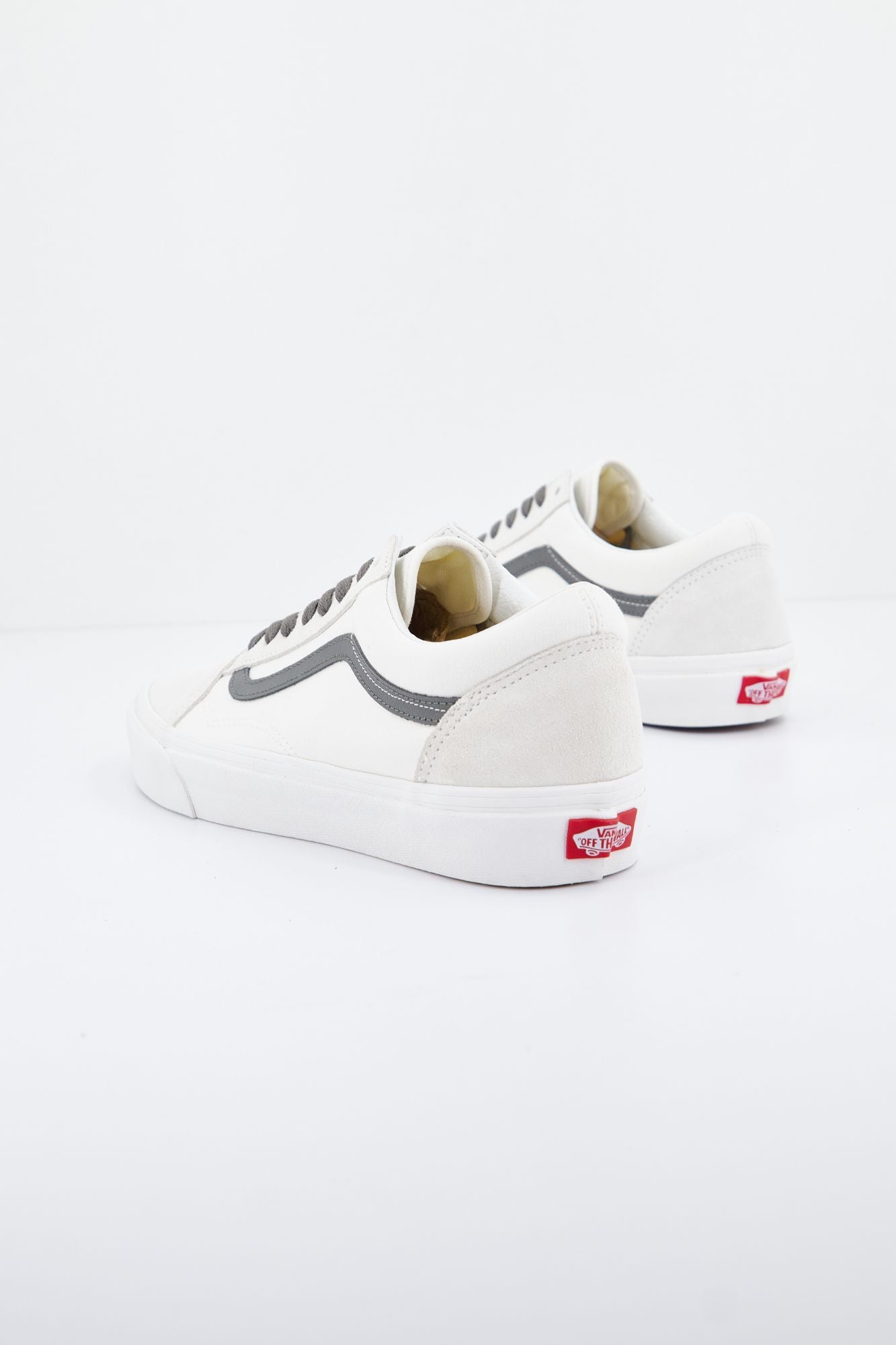 VANS OLD SKOOL  en color BLANCO (2)