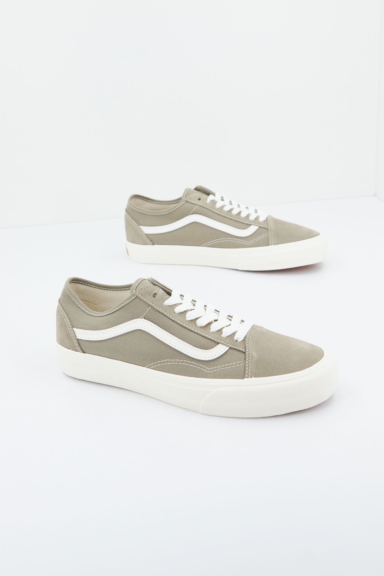 VANS OLD SKOOL TAPERED VR3 en color GRIS (1)