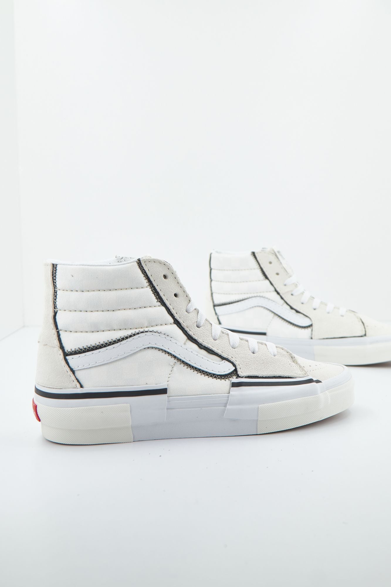 VANS SK8-HI RECONSTRUCT en color BEIS (2)