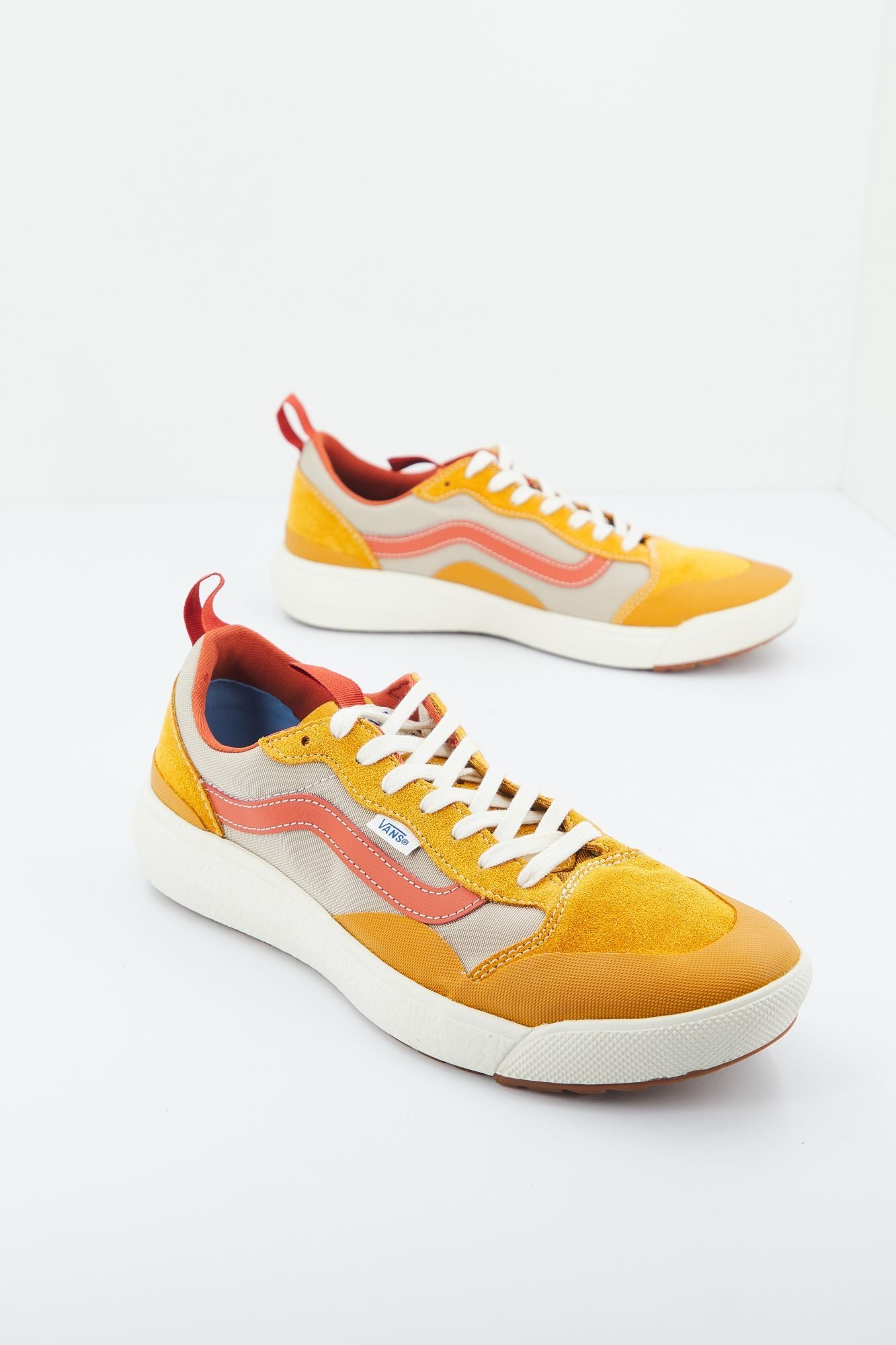 VANS ULTRARANGE EXO SE en color MARRON (2)