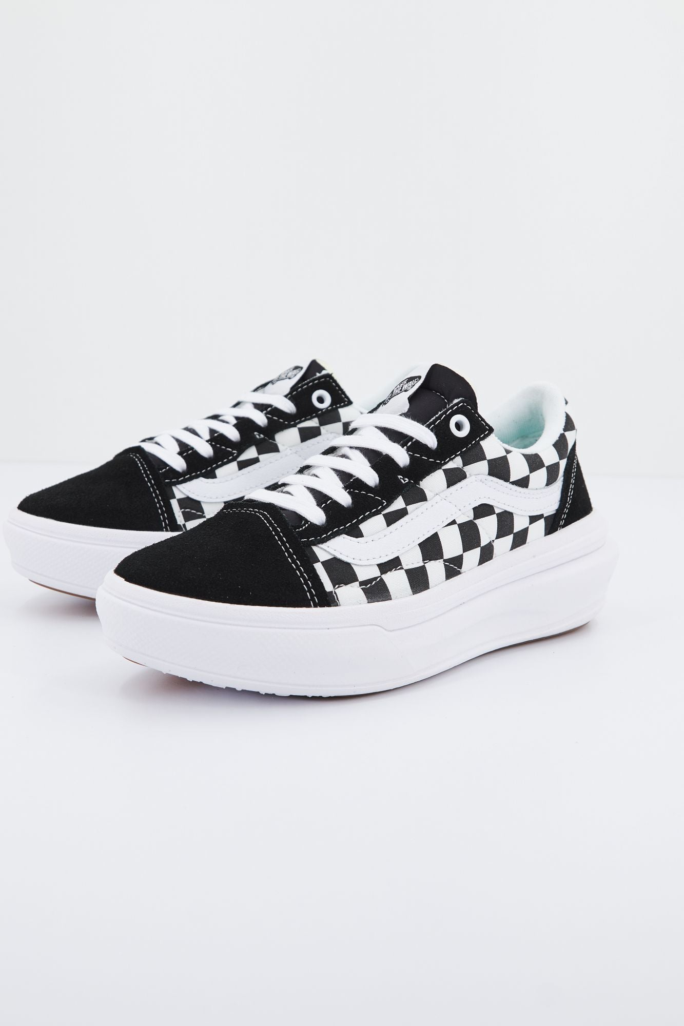 VANS OLD SKOOL OVERT CC CHECKERBOARD en color NEGRO (1)